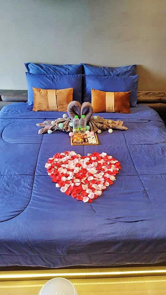 Romantic&PremiumSuite●PrivateBathtub●InfinityPool●Netflix●FreeCarpark●ImperioResidence●LuxuryCondo
