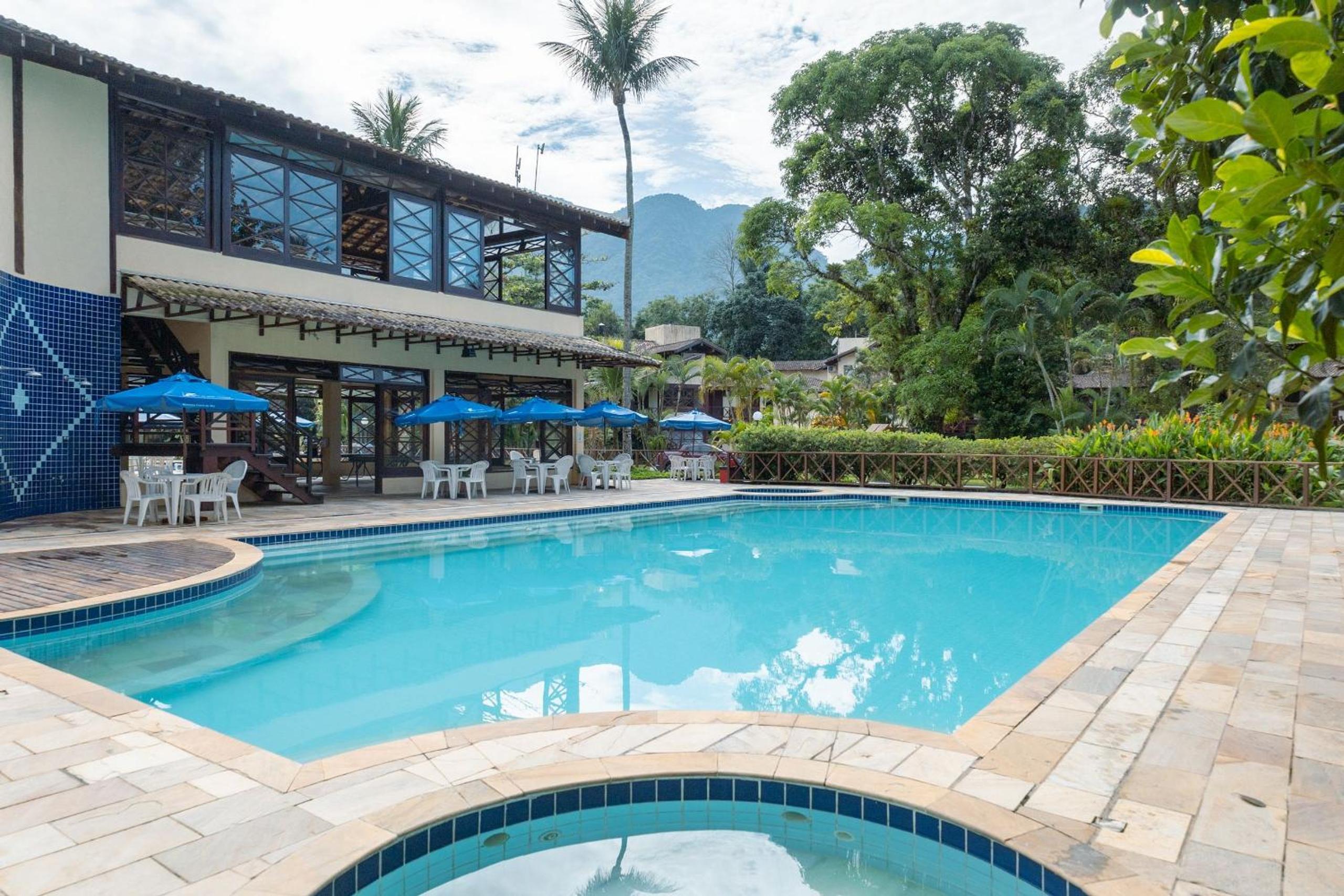 Flats de 1 e 2 dorm a 50m da Praia Maresias - Cond Lazer Completo