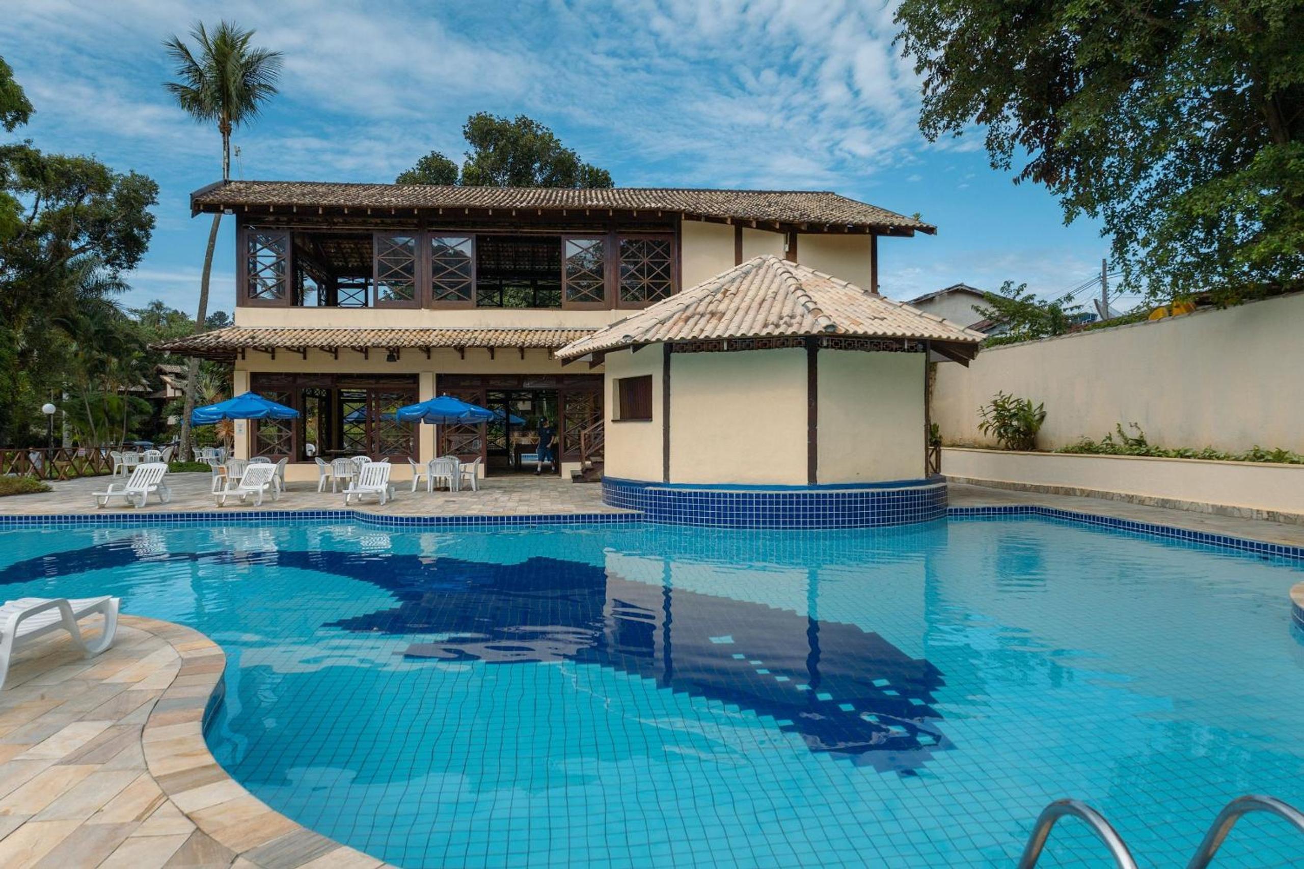 Flats de 1 e 2 dorm a 50m da Praia Maresias - Cond Lazer Completo