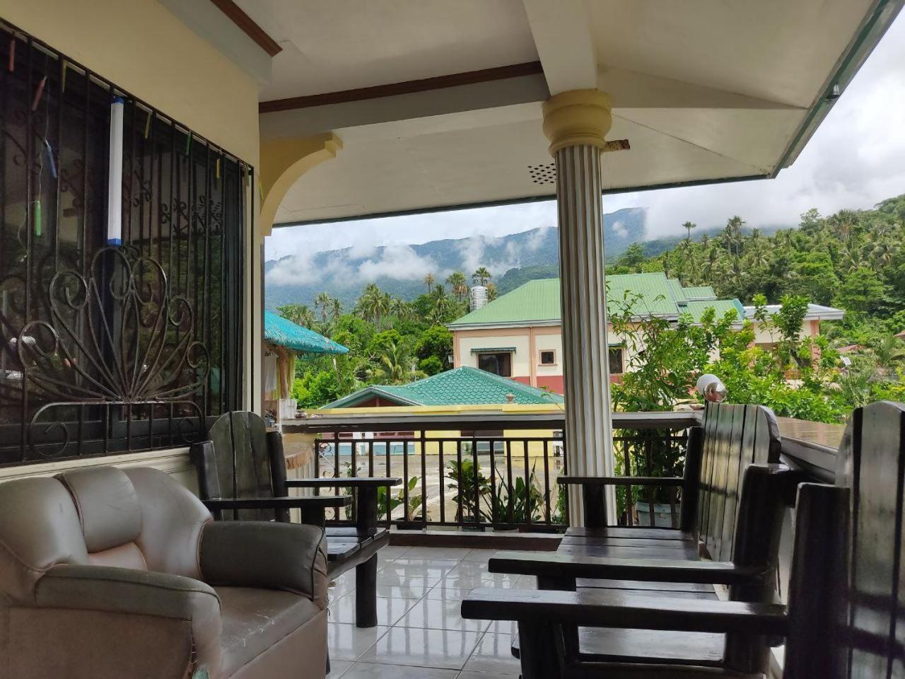 Riverside at Aninuan Accommodation and Food view 3