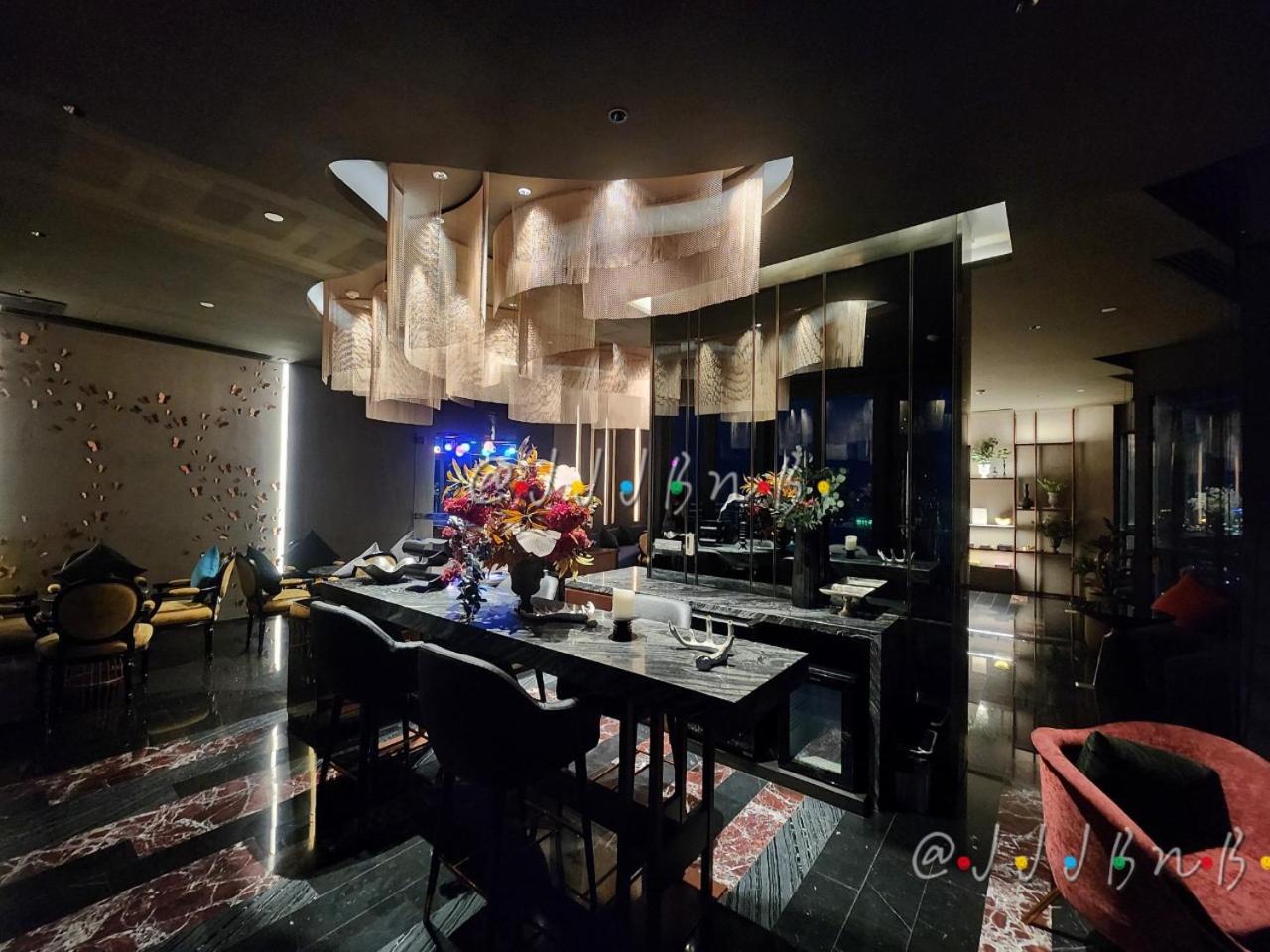 Edge Central Pattaya by JJJ