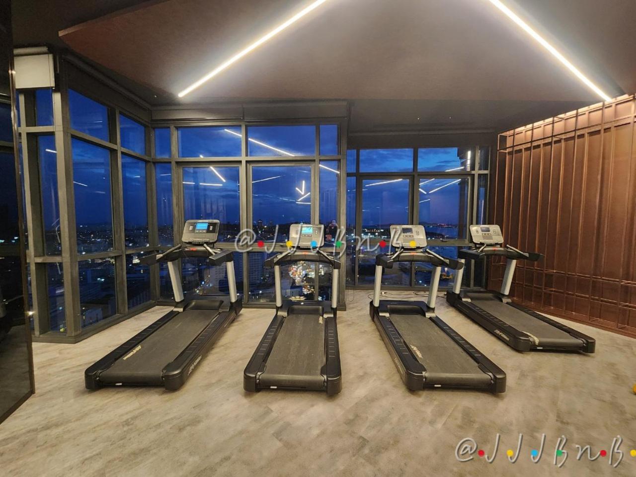 Edge Central Pattaya by JJJ