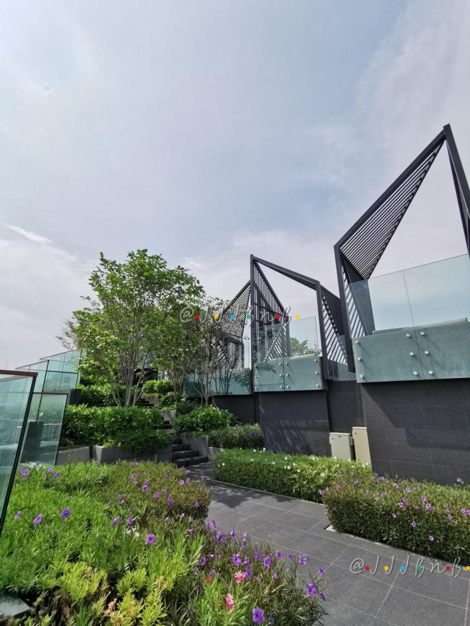 Edge Central Pattaya by JJJ