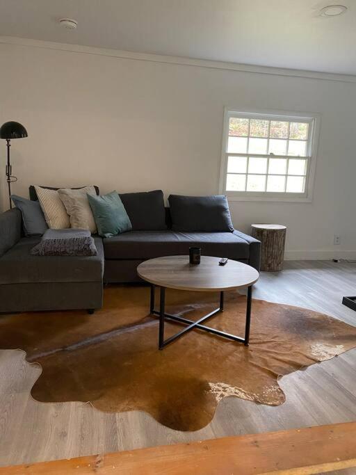 Newly Renovated Catskill Getaway w/ Hot Tub view 3