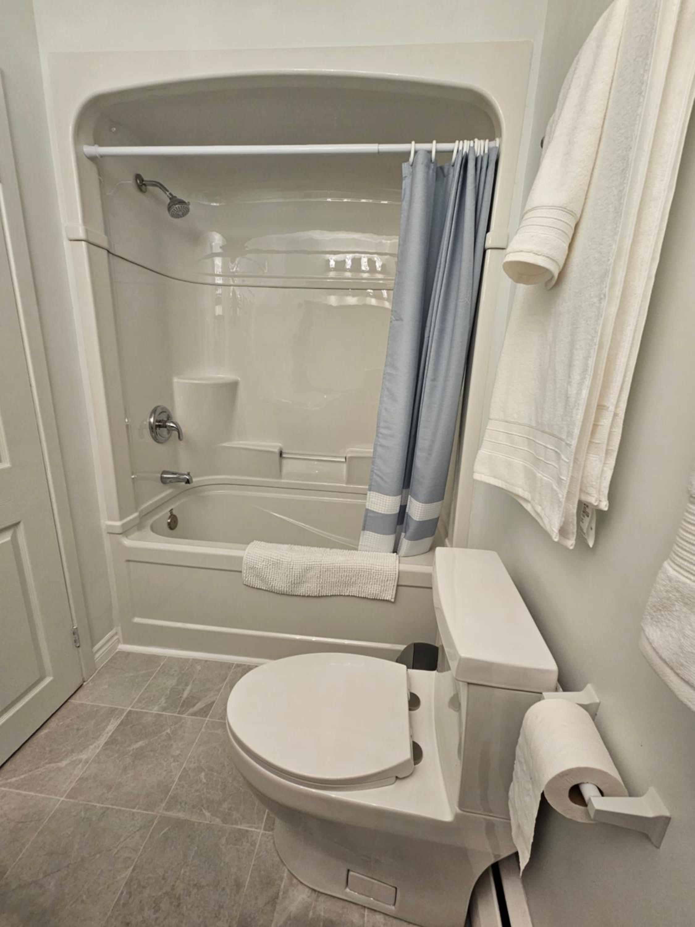 Summerside Vacations - Sunflower Guest Suites - Property Image 5
