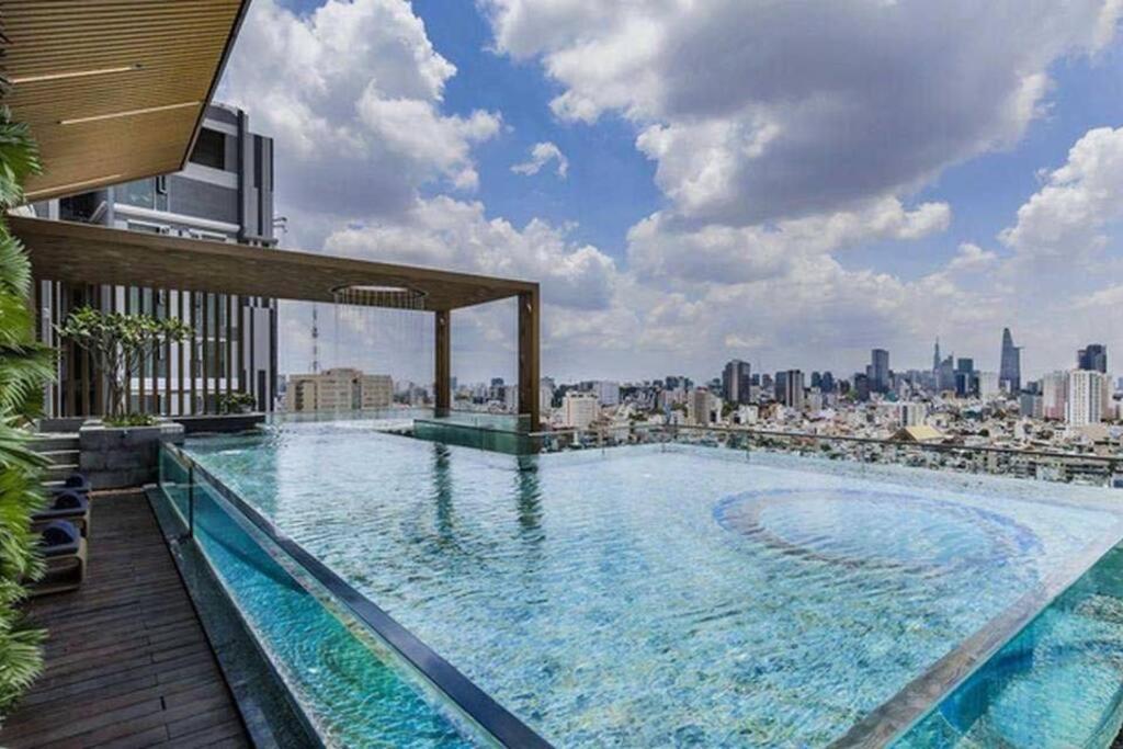 3bed resortstyle in central D1/pool/gym/cigar room