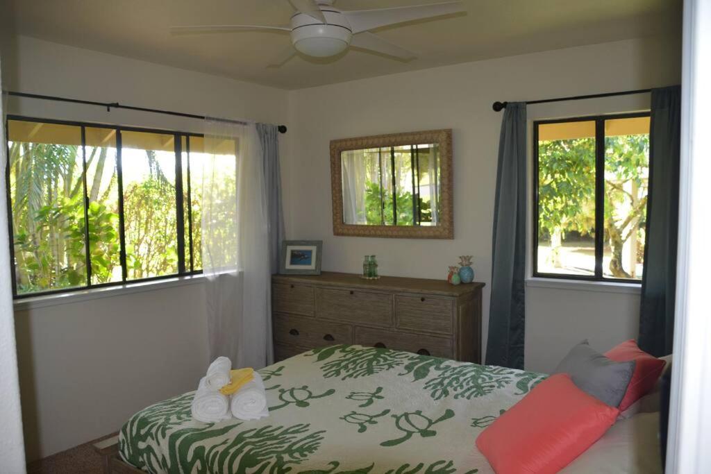 Paradise Awaits w/ Private salt water Pool, A/C and wifi view 4