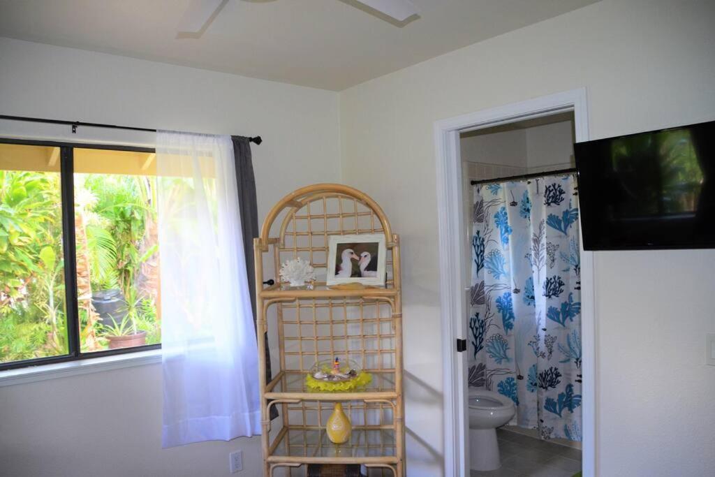 Paradise Awaits w/ Private salt water Pool, A/C and wifi view 5