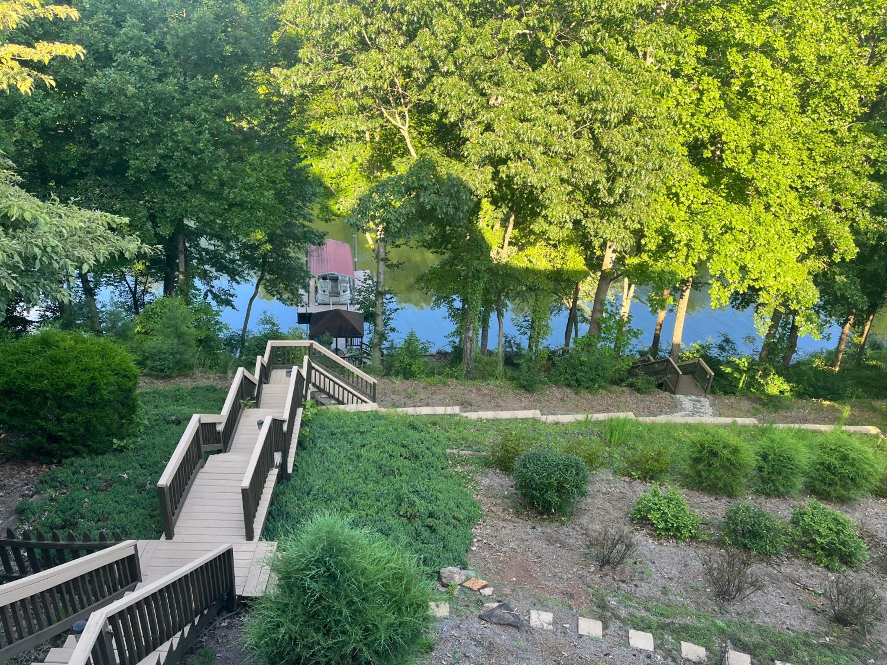 Lakefront-Private-Huge Log Cabin view 5