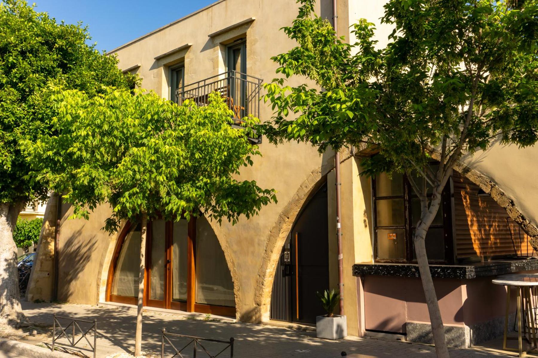 Kallergon Luxury Suites