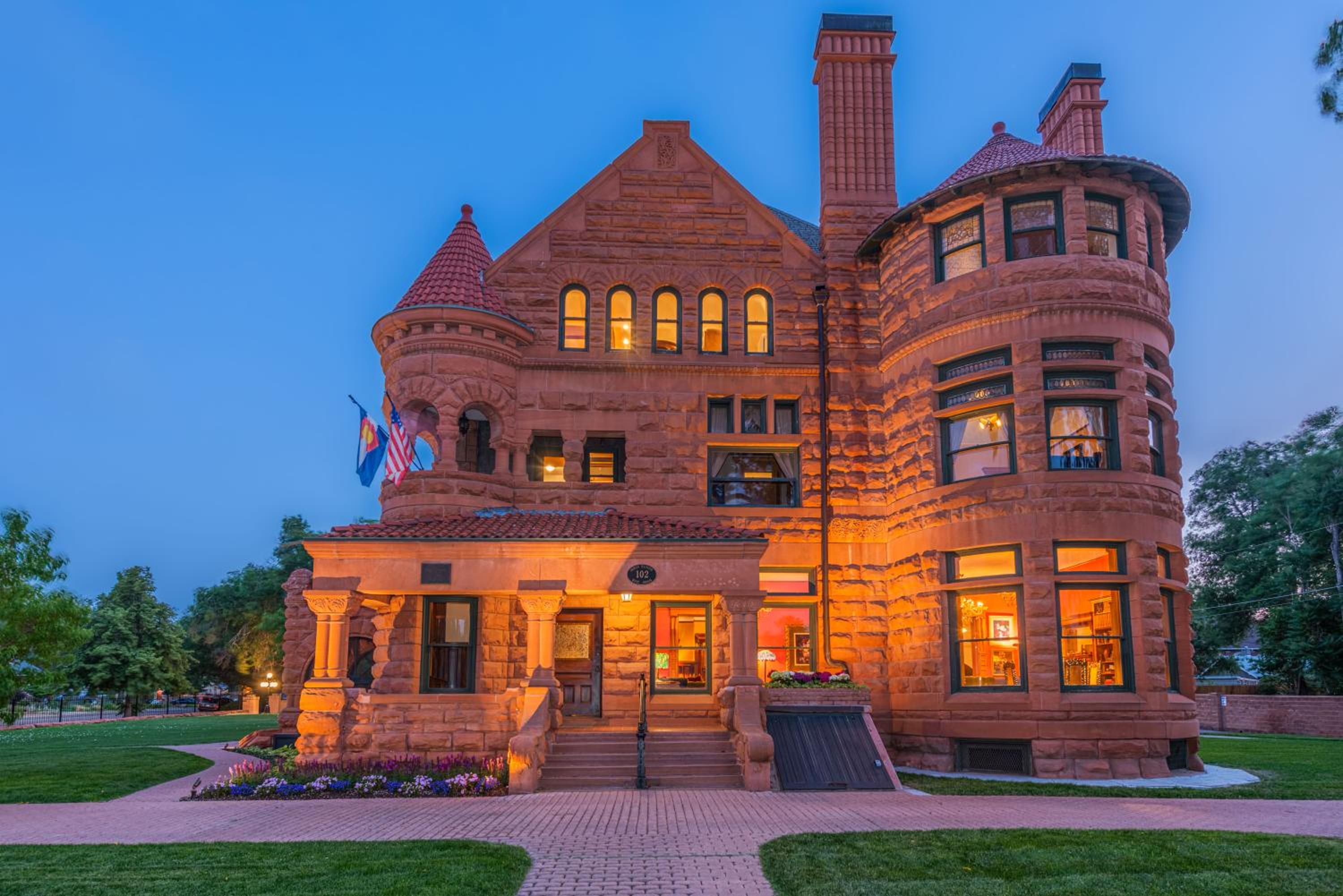 Orman Mansion - Pueblo's Most Luxurious Stay! view 2