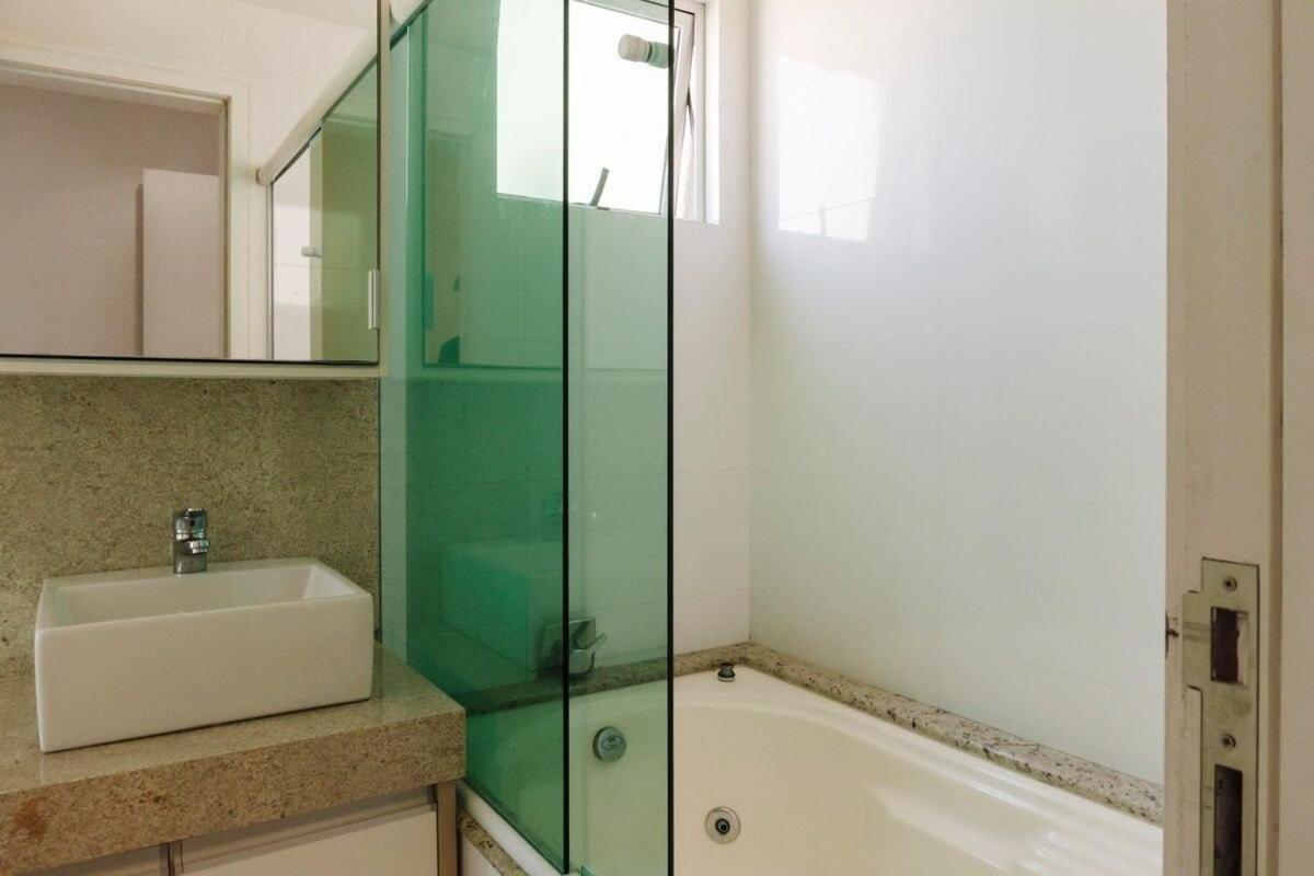 Beautiful view, One apartment per floor, 3 Suites, 2 parking spaces