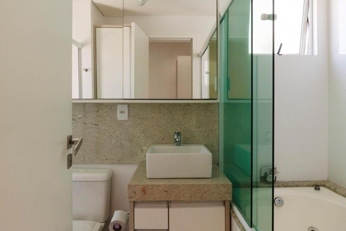 Beautiful view, One apartment per floor, 3 Suites, 2 parking spaces