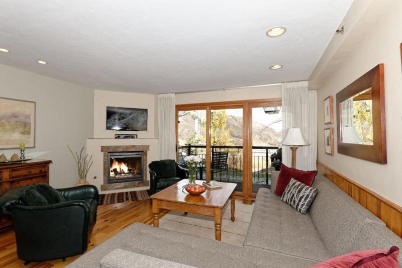 Snowmass Village 2 Bedroom Premier Condo At Crestwood view 4