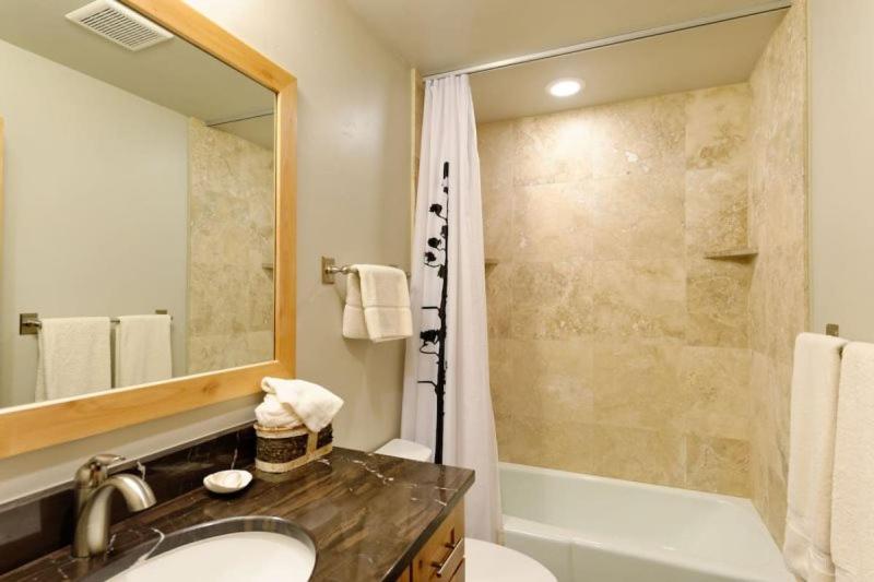 Snowmass Village 3 Bedroom Premier Condo - Crestwood view 5