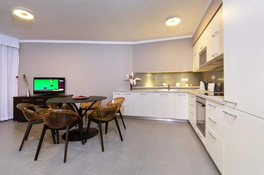 Deluxe Two bedroom Sea View apartment view 5