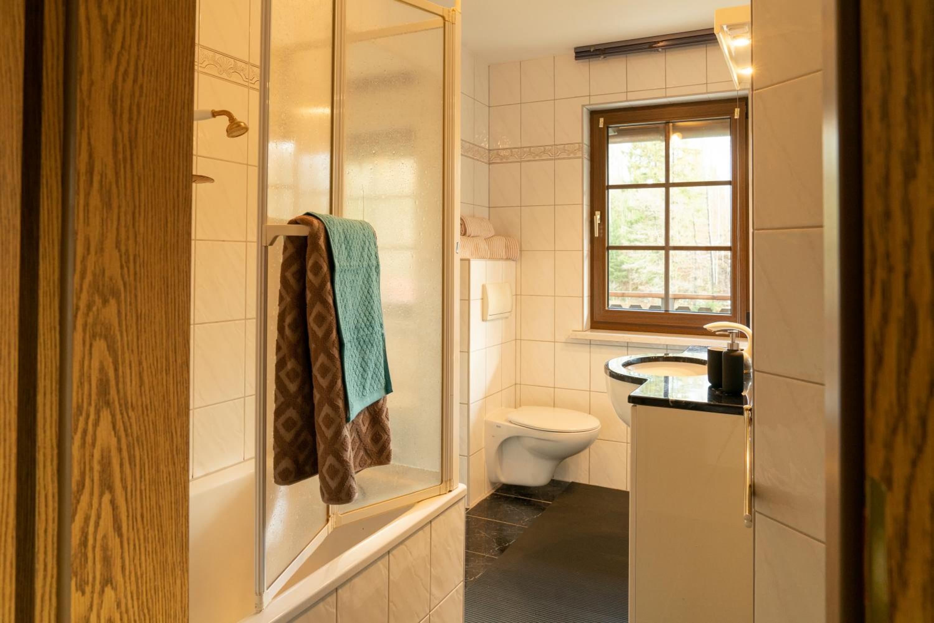 Das Waldseechalet Traumhafter Waldseeblick - großzügige Wohnung - Infrarotsauna