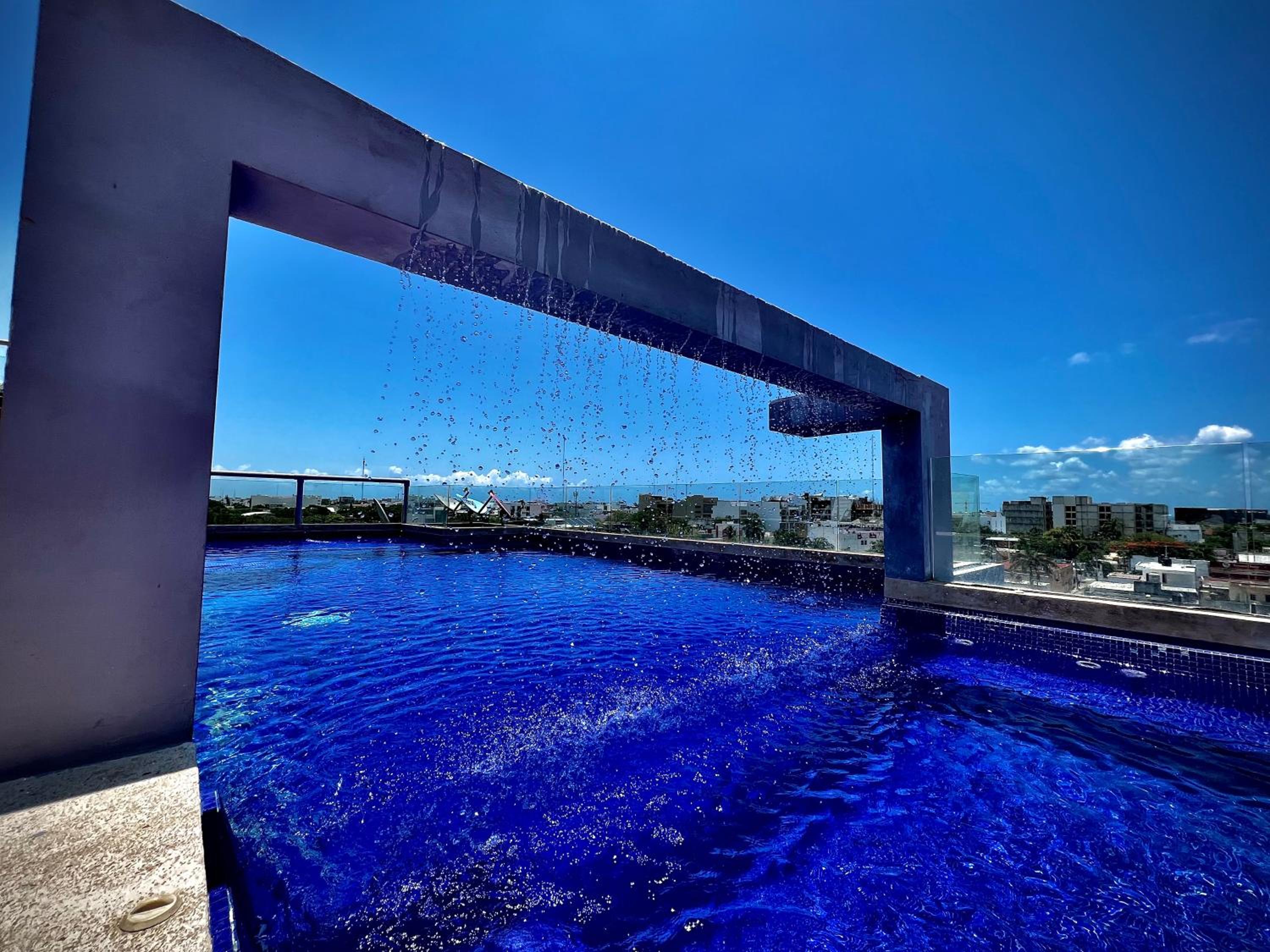 Playa Centro Rooftop Apartments & Studios