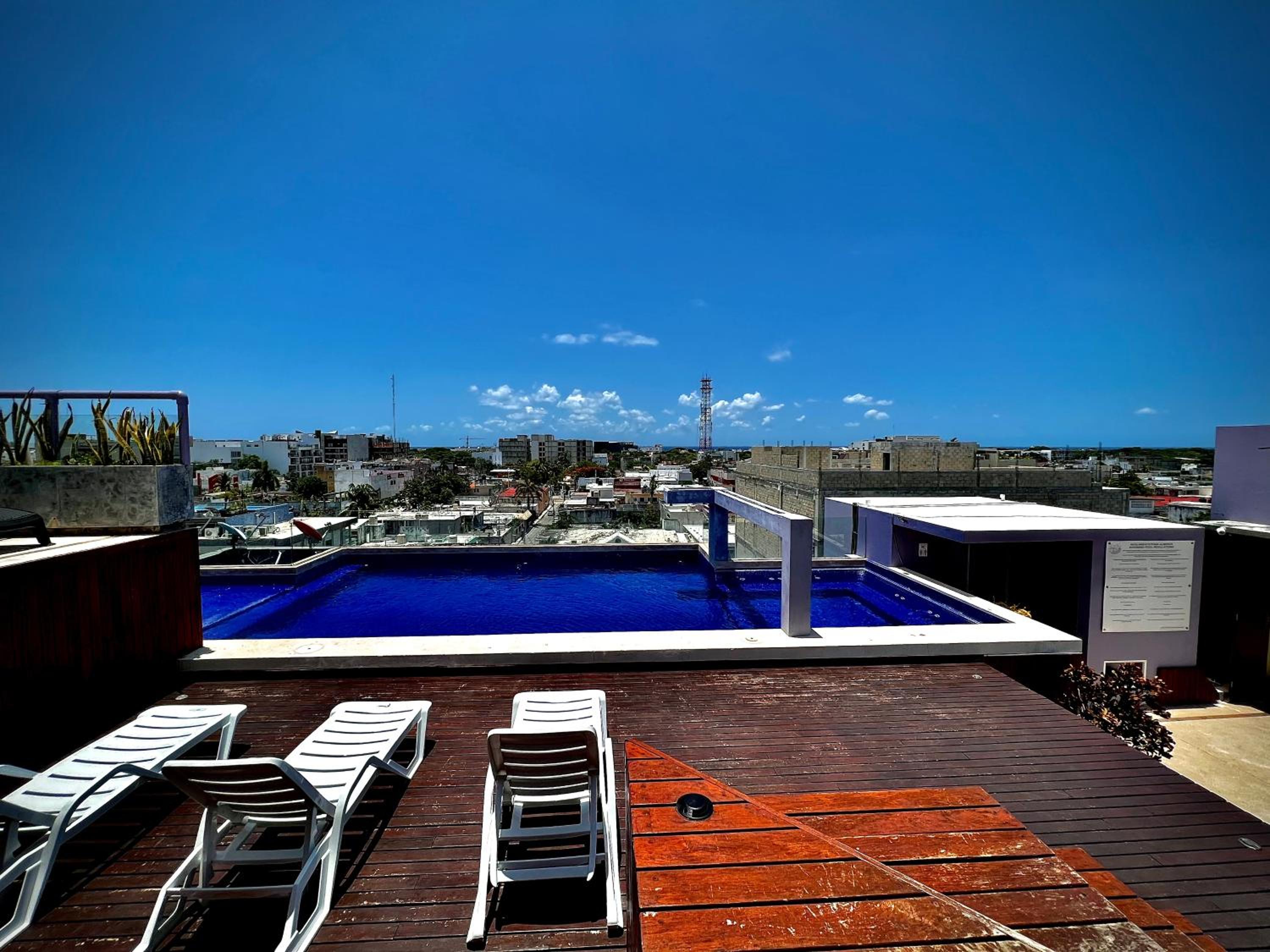 Playa Centro Rooftop Apartments & Studios