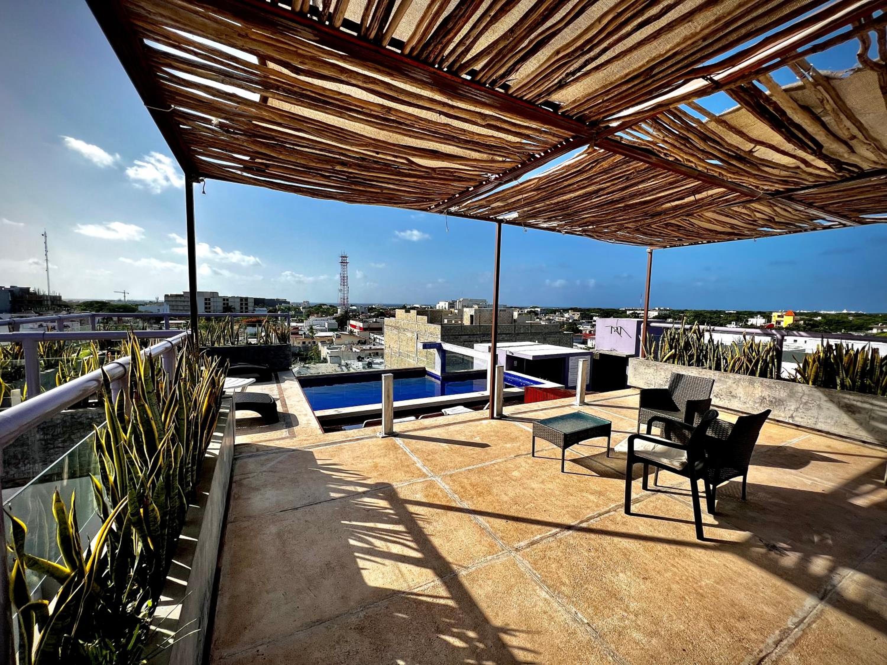 Playa Centro Rooftop Apartments & Studios