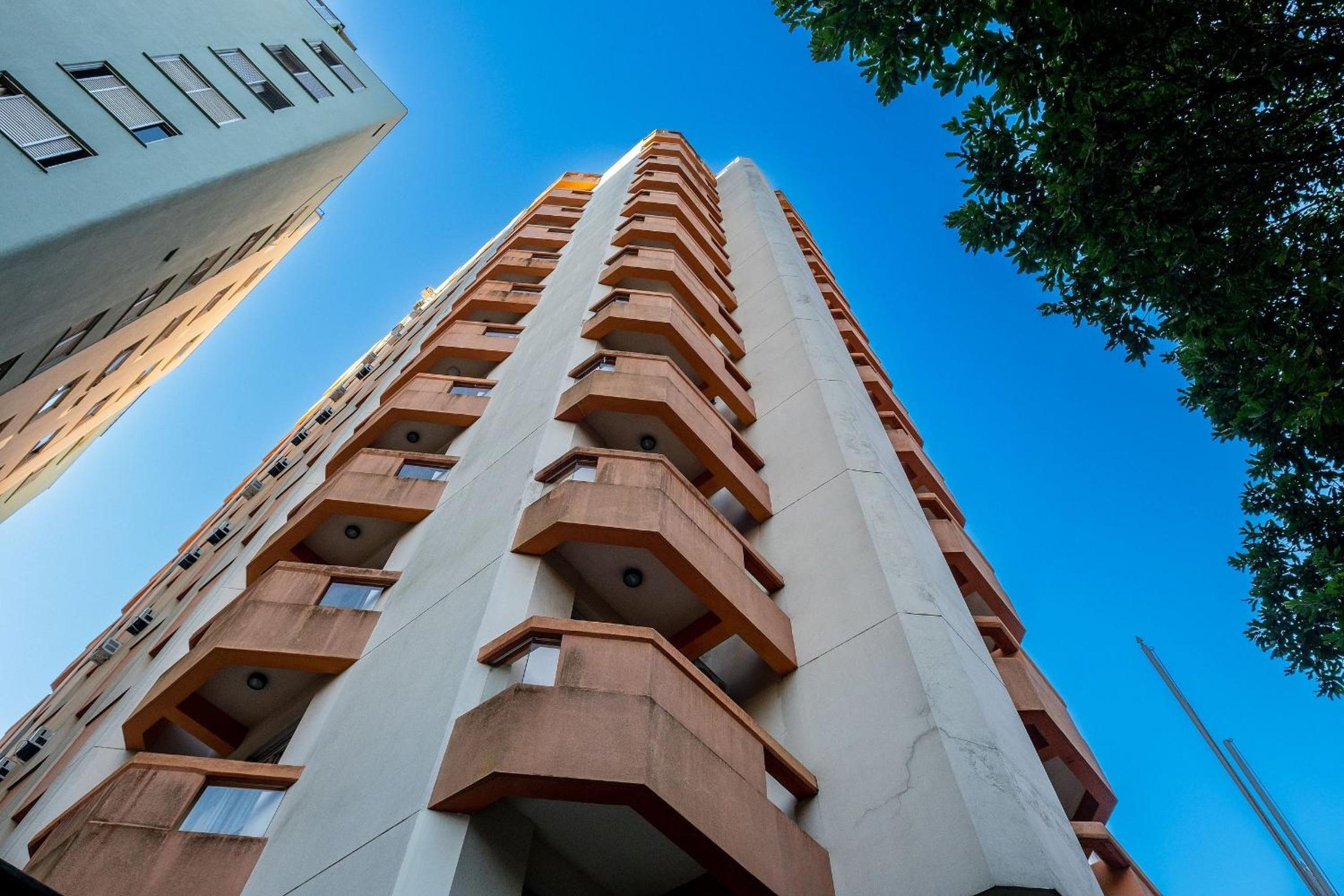 Lindo apto no centro Florianópolis RBH806