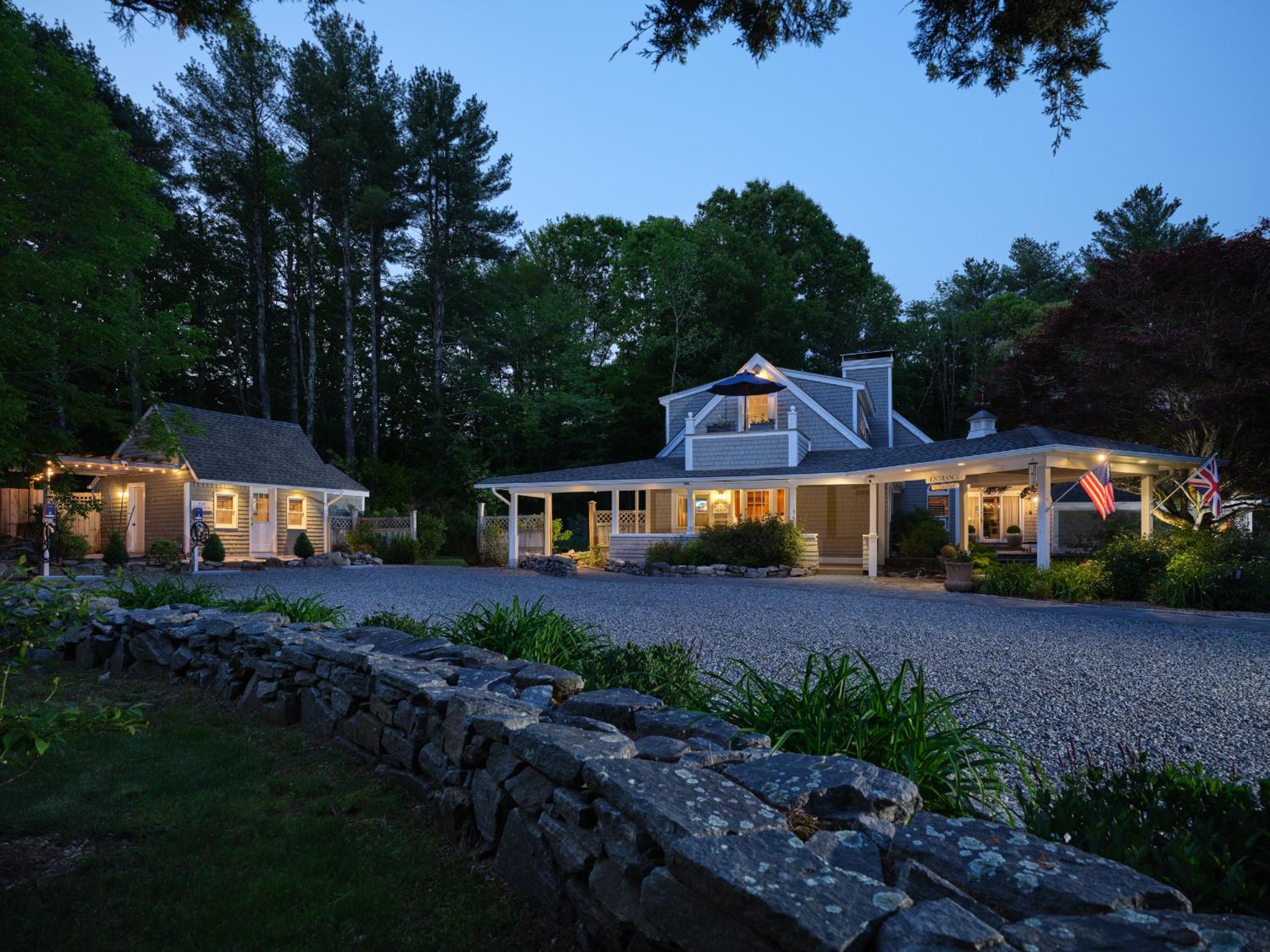 Abbey's Lantern Hill Inn