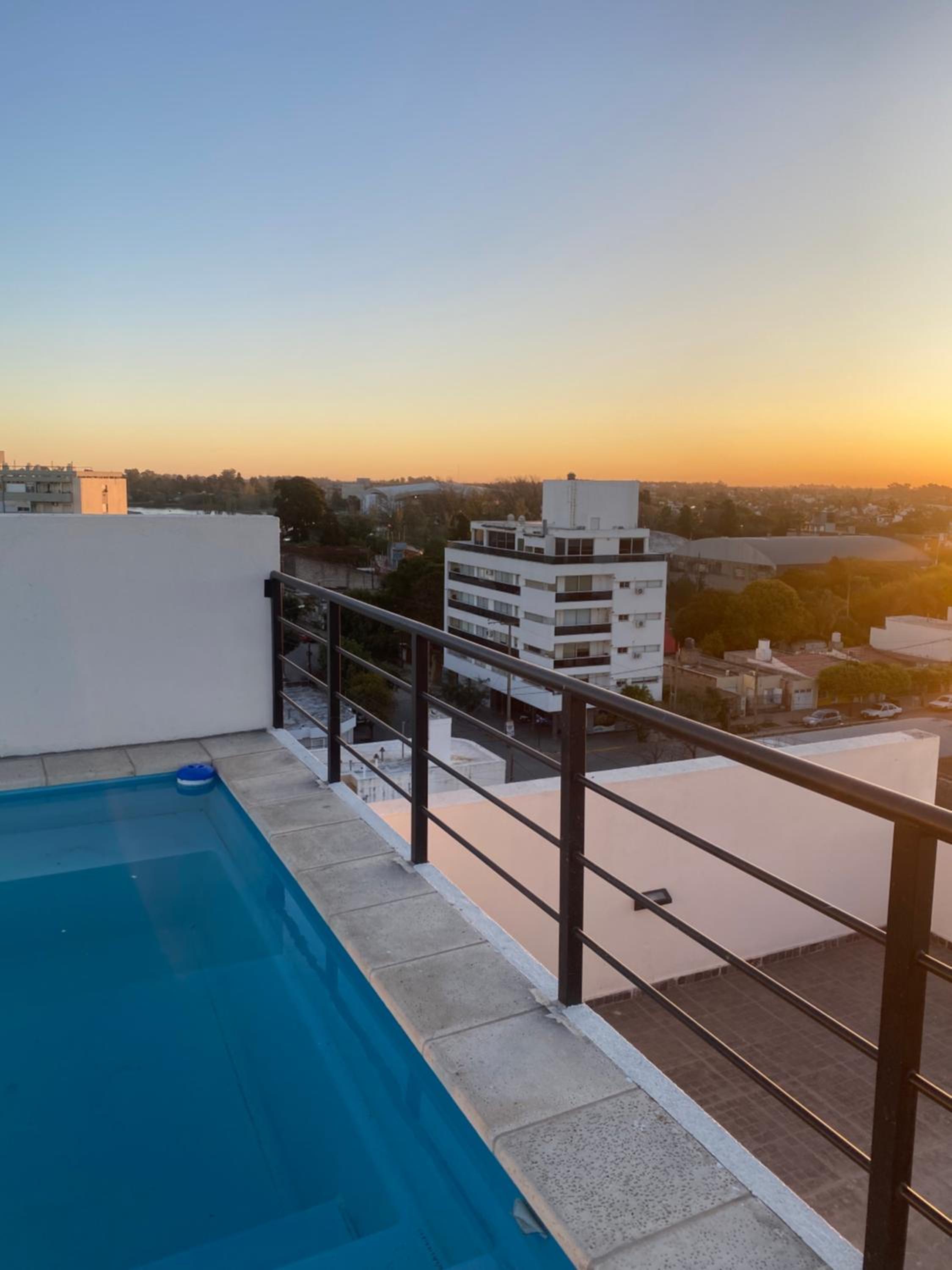 Apartamento a metros de la costanera y el lago