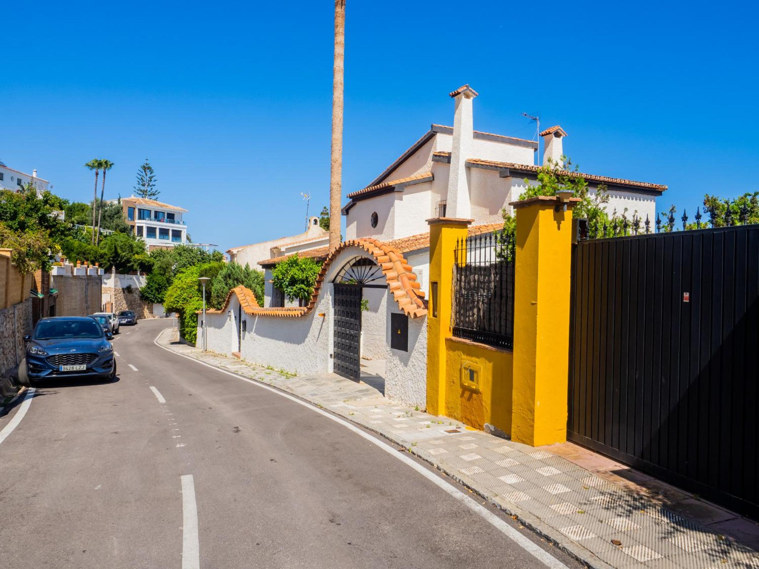 Cubo's Beach Front Villa Benalmadena