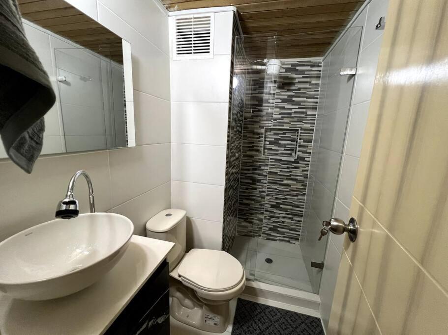 apartamento grande, hermoso, acogedor y privado
