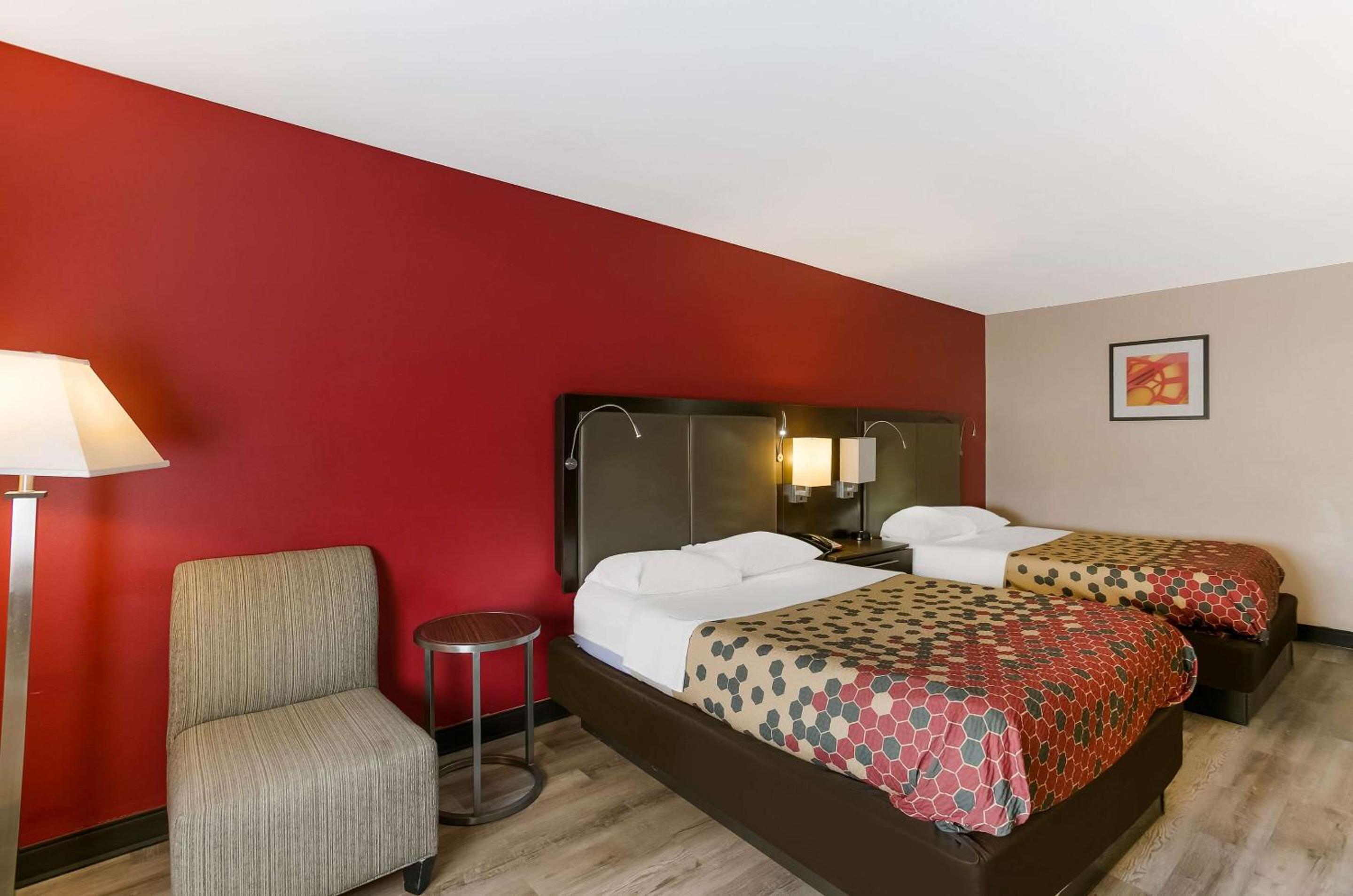 Lancaster Vacations - Econo Lodge Amish Country - Property Image 4