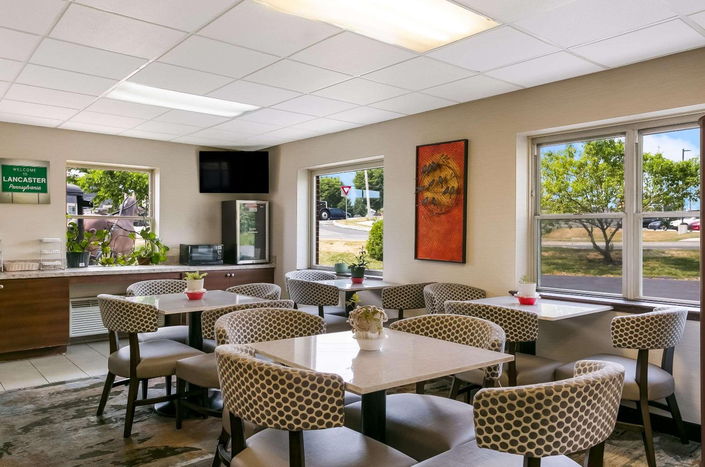 Lancaster Vacations - Econo Lodge Amish Country - Property Image 7