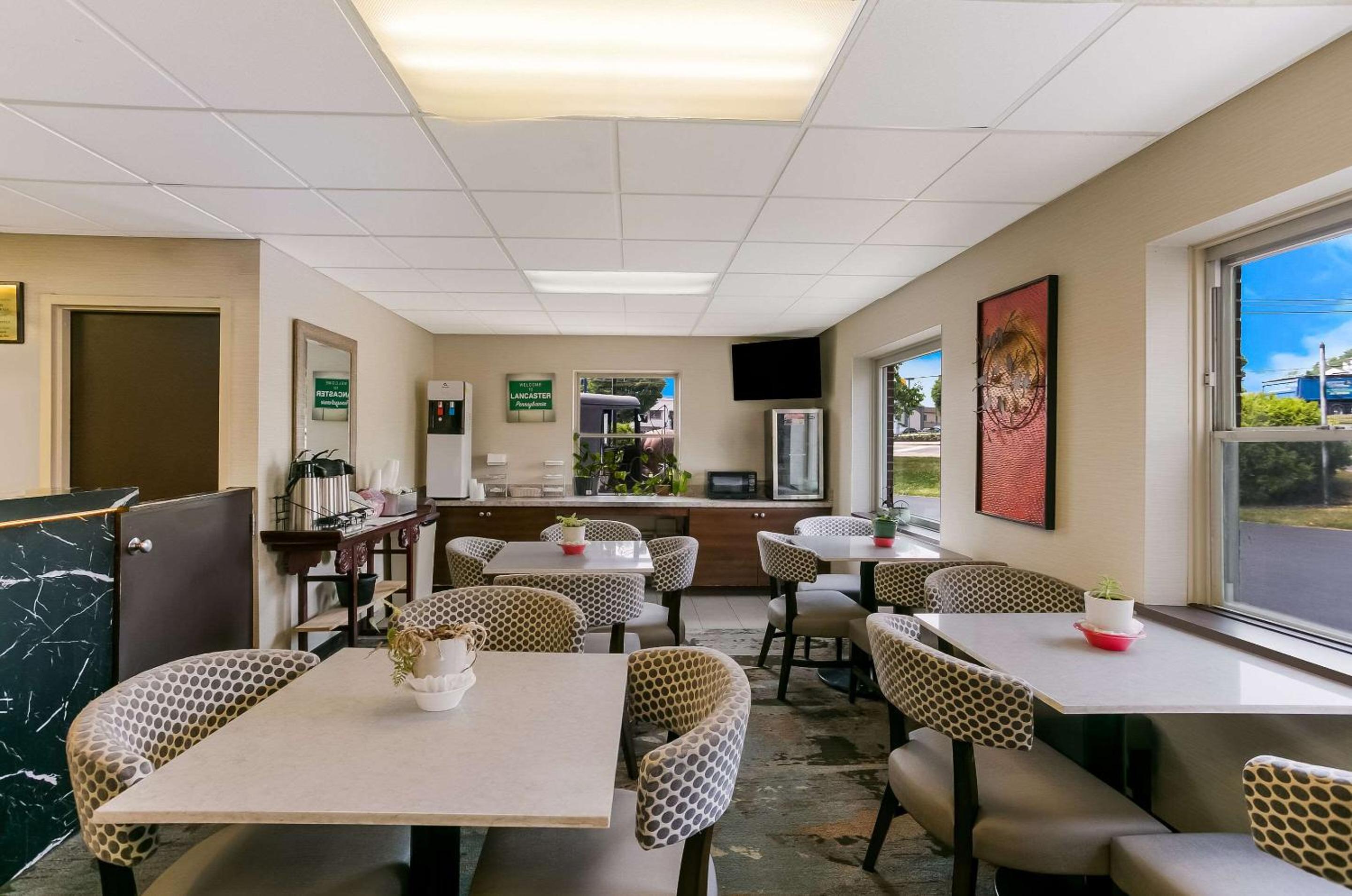 Lancaster Vacations - Econo Lodge Amish Country - Property Image 8