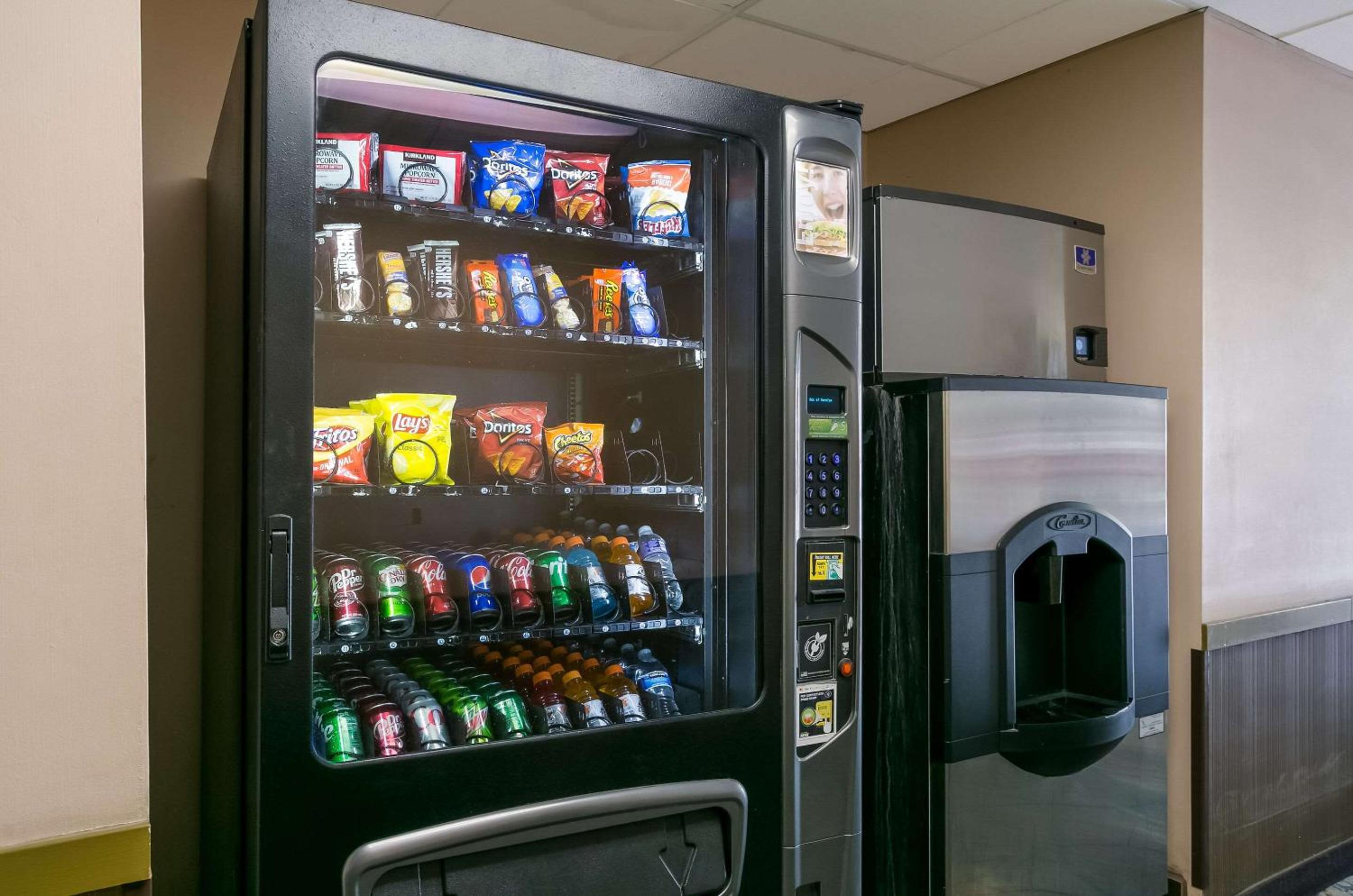 Lancaster Vacations - Econo Lodge Amish Country - Property Image 9