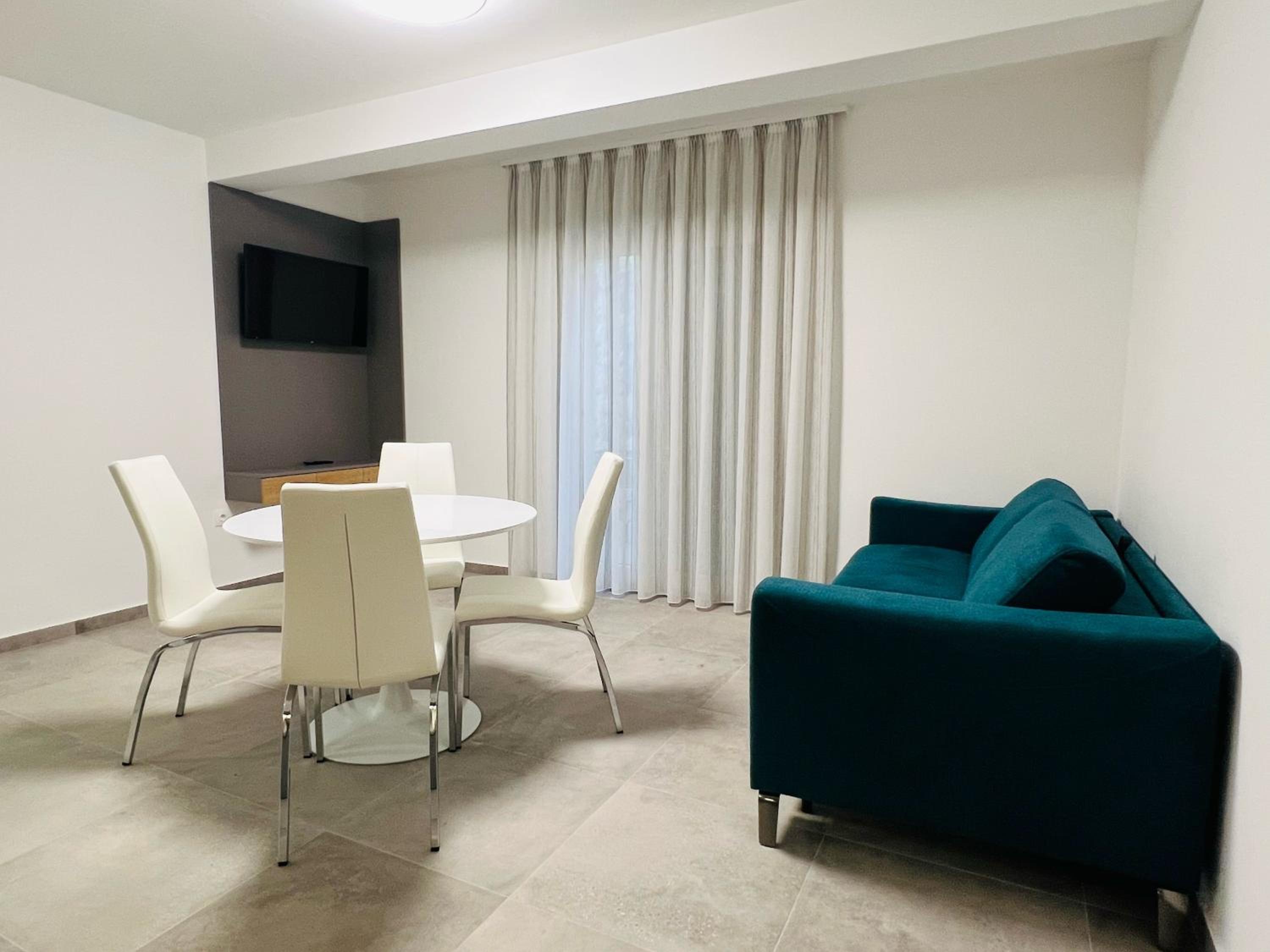 Apartmani AViS
