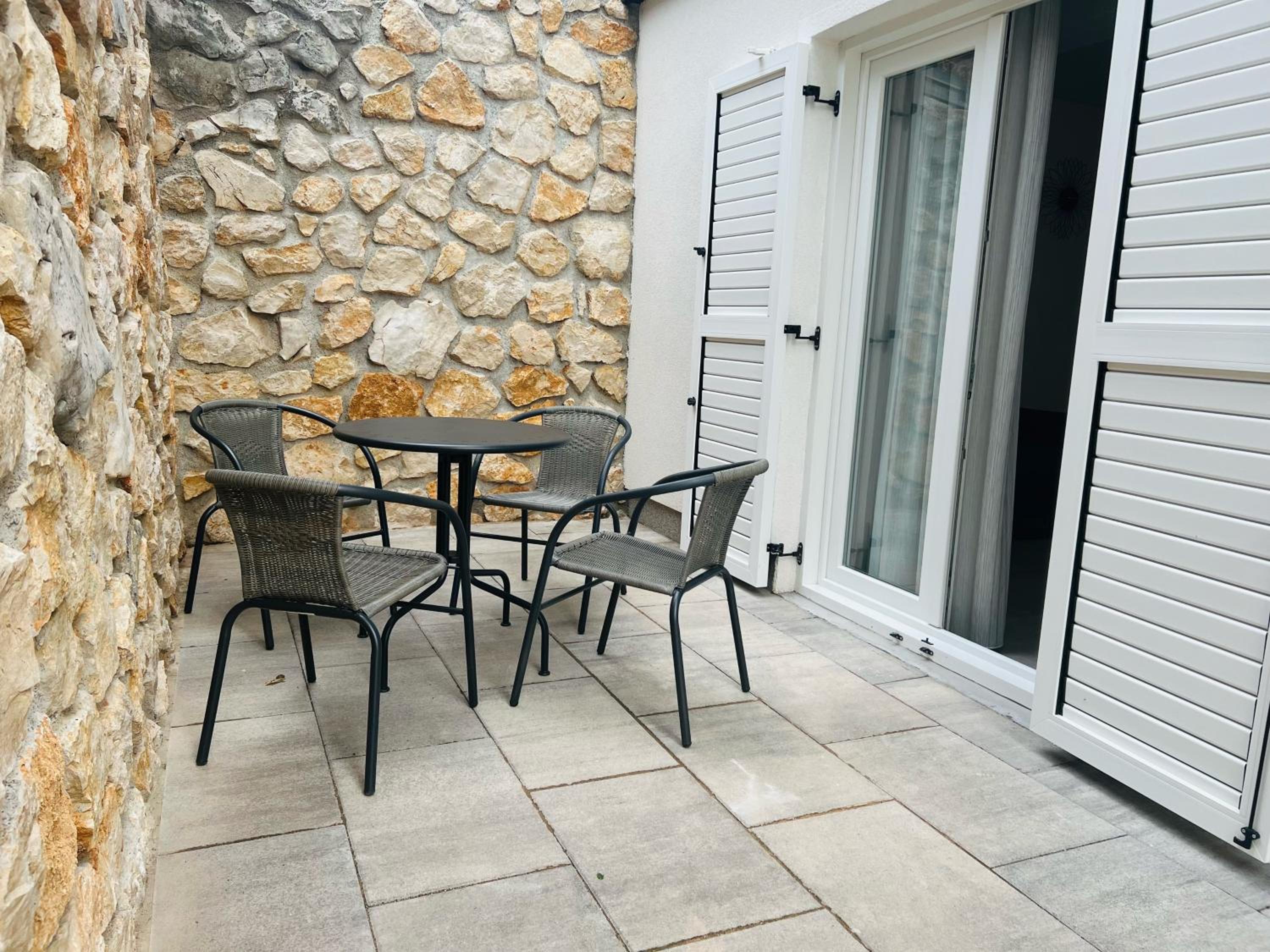 Apartmani AViS