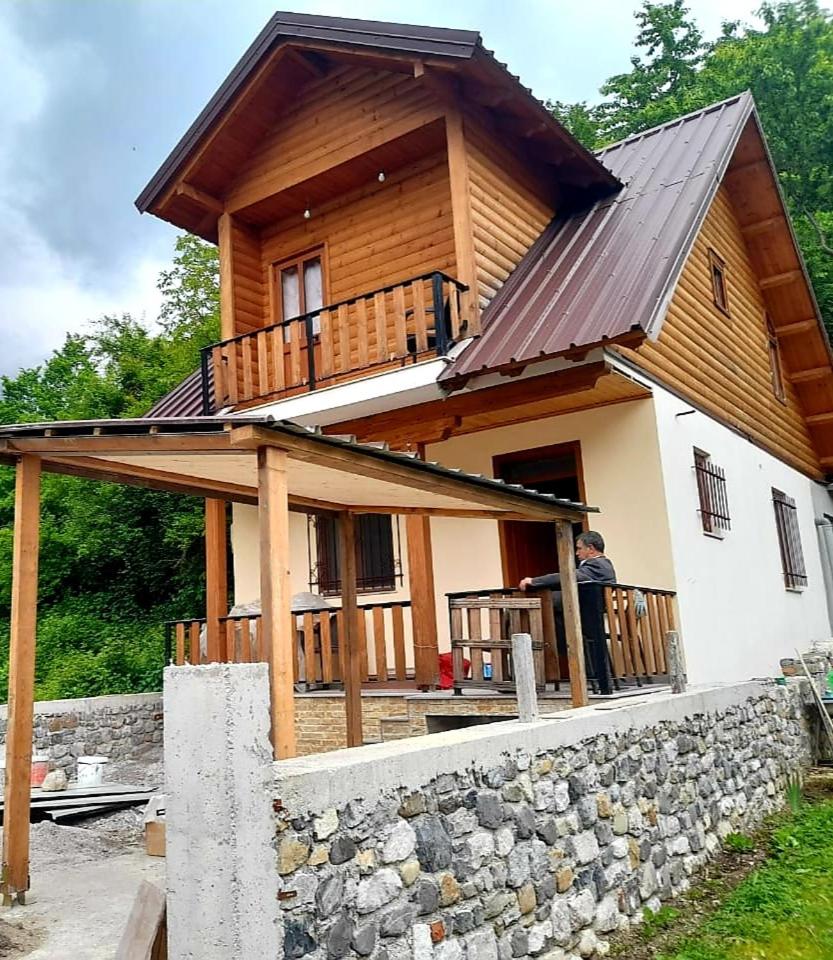 Guest House Shtëpiza Theth photo 4