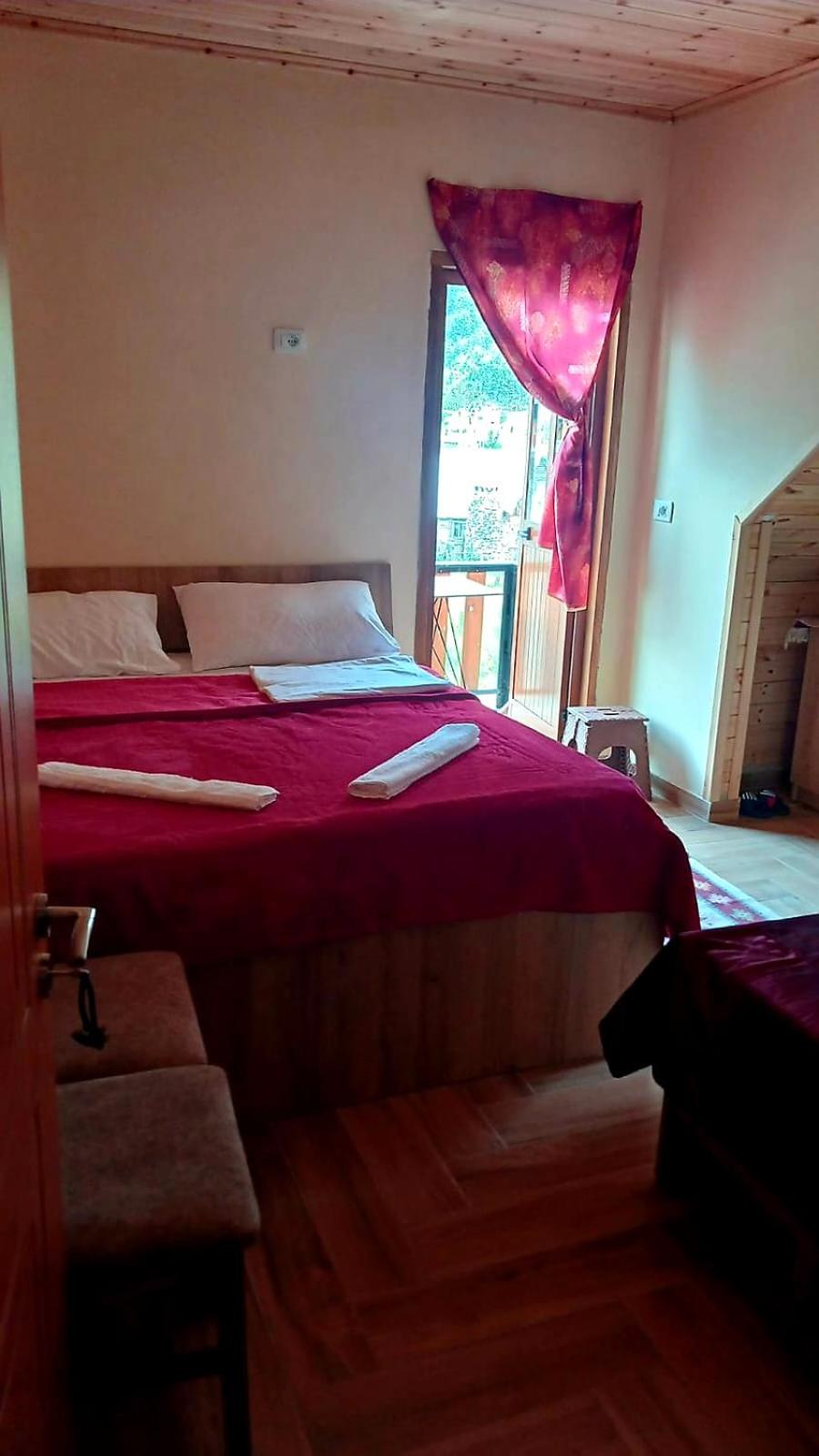 Guest House Shtëpiza Theth