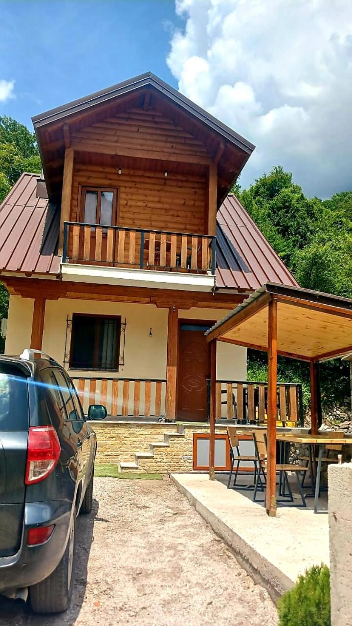 Guest House Shtëpiza Theth
