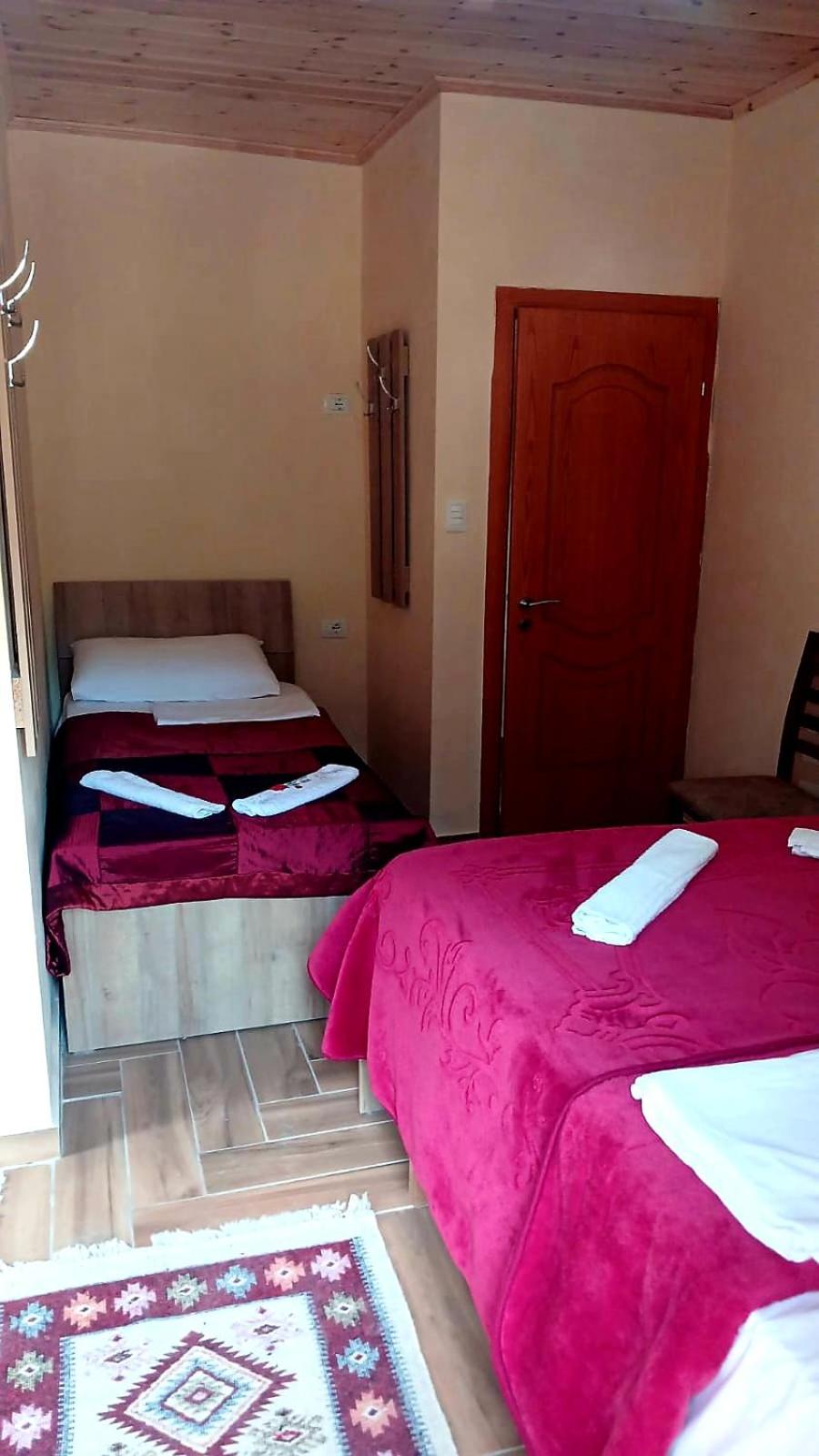 Guest House Shtëpiza Theth
