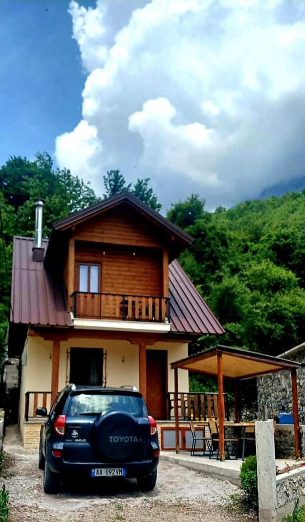 Guest House Shtëpiza Theth
