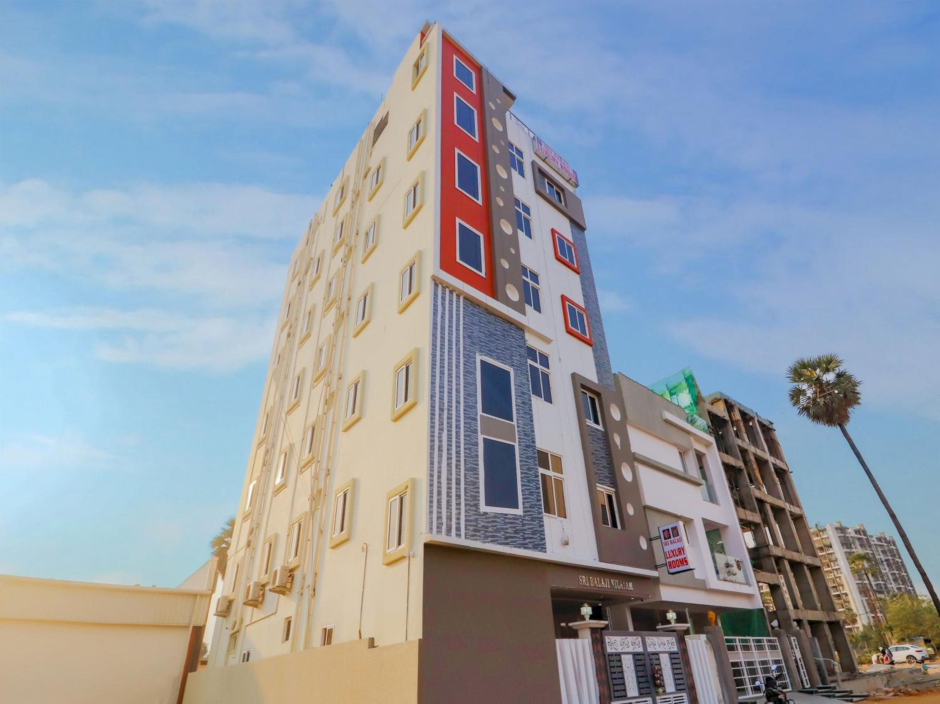 Hotel O Home Sri Balaji Luxary Rooms Near Inorbit Mall Cyberabad