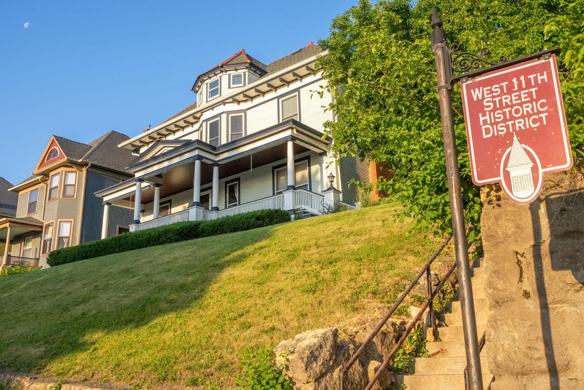 Dubuque's Front Porch, Historic Charmer, Walk Downtown view 4