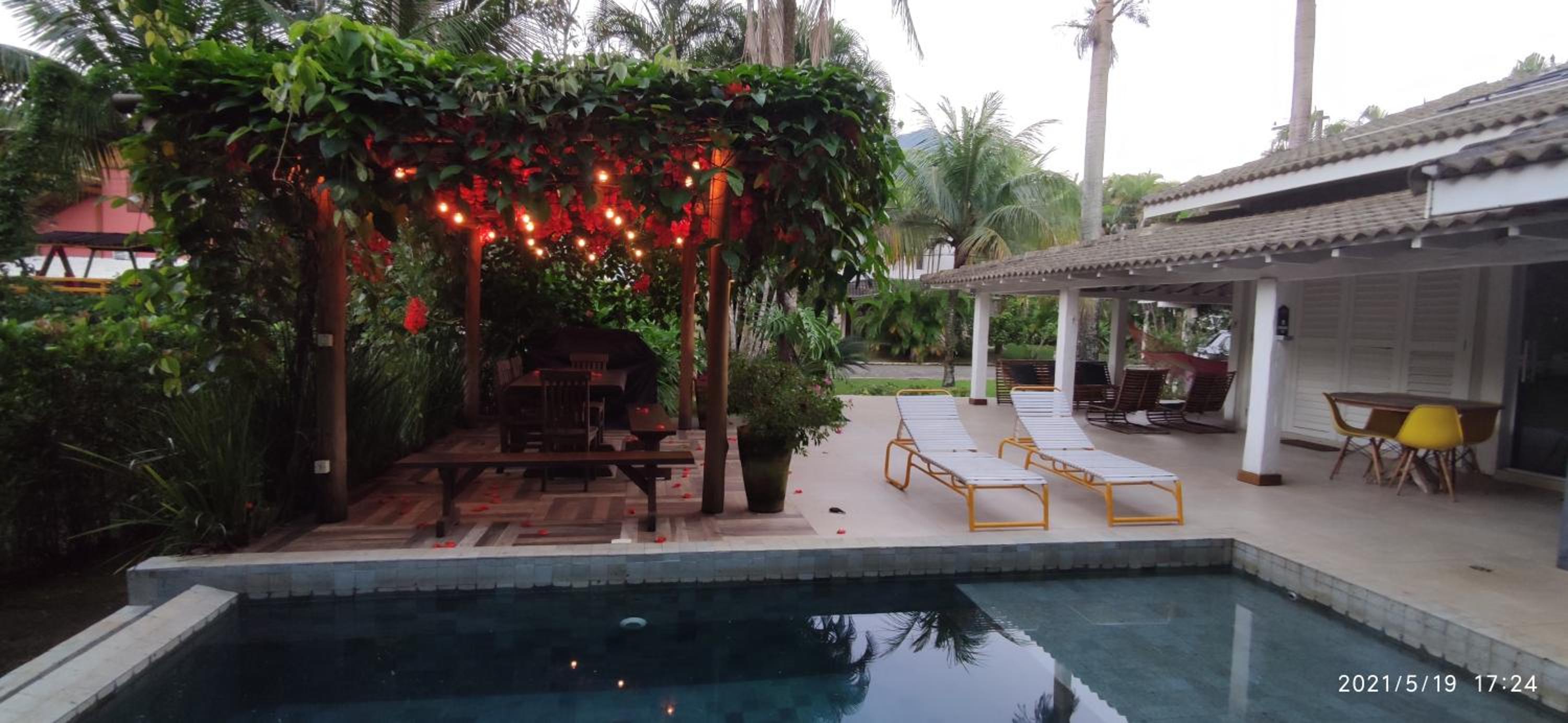 Linda Casa Praia de Pauba em condominio
