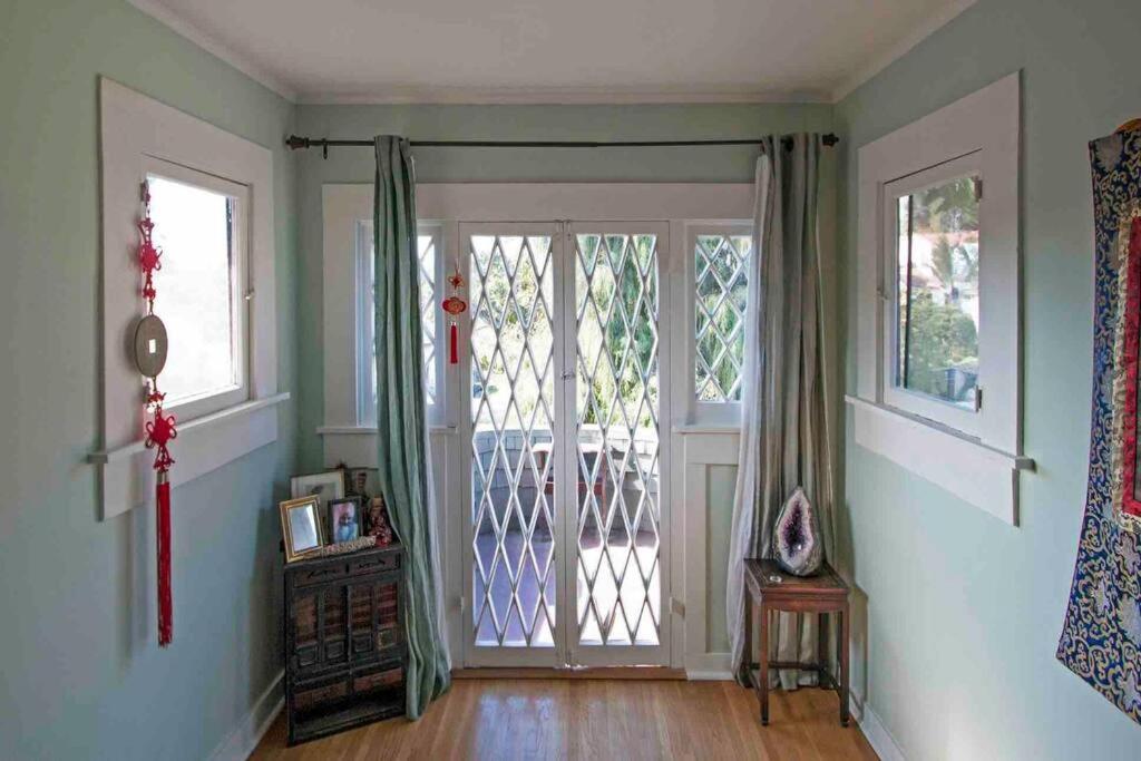 Artistic Craftsman Charm - DTLA-Pasadena-Hollywood