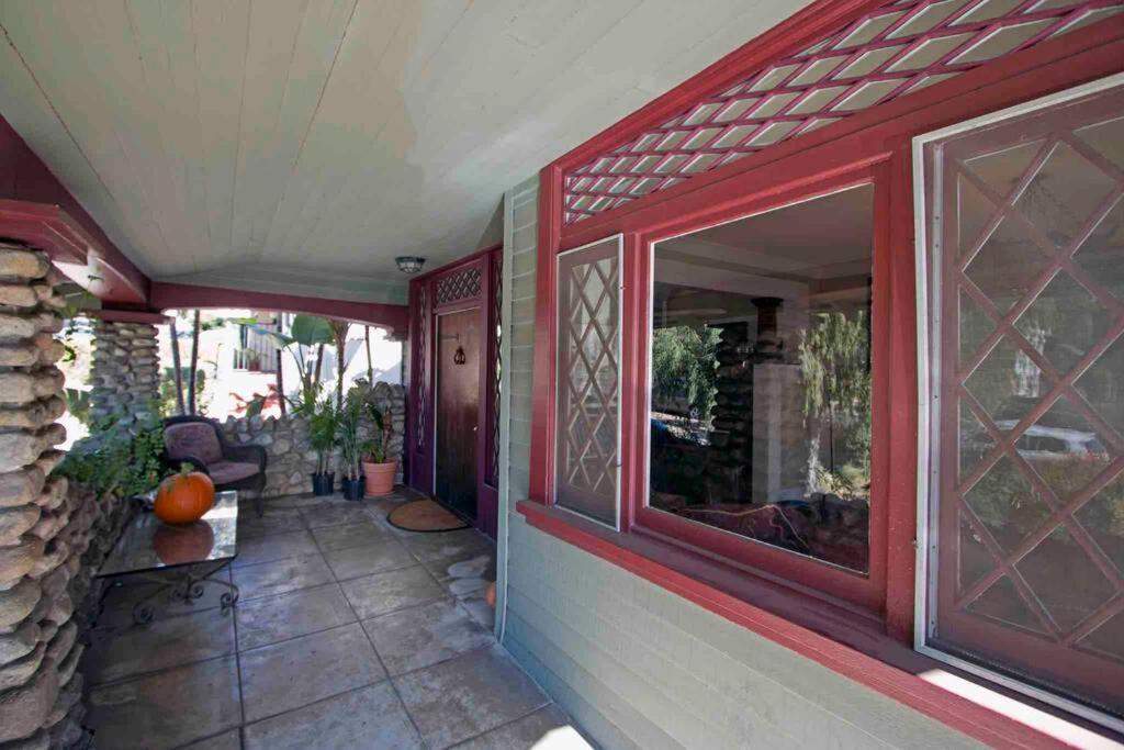 Artistic Craftsman Charm - DTLA-Pasadena-Hollywood