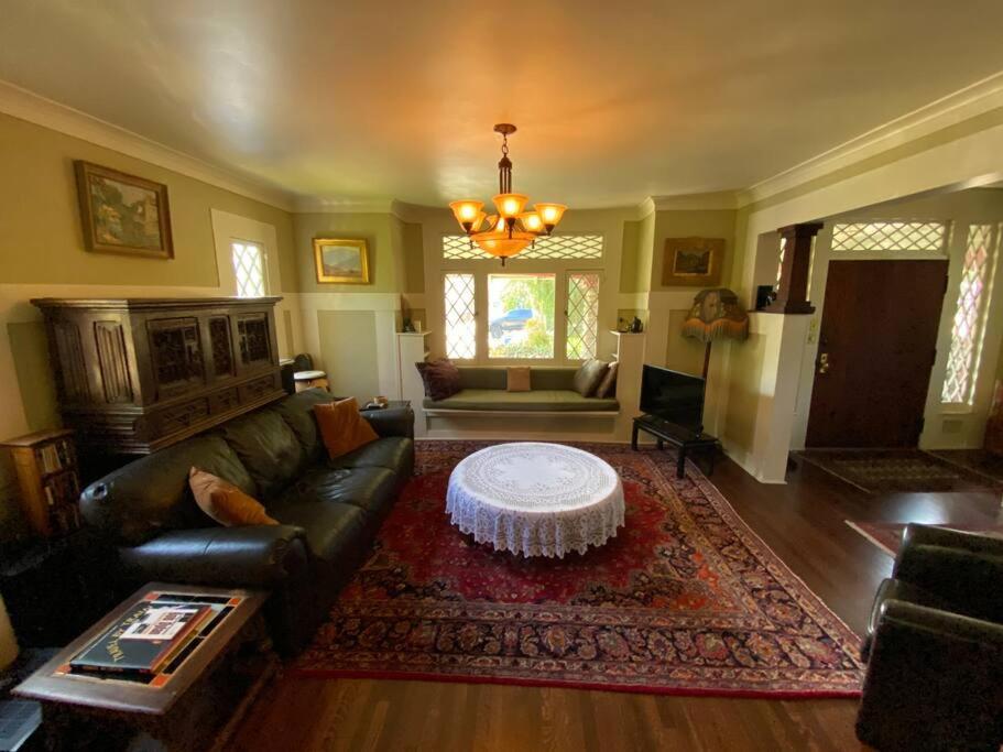 Artistic Craftsman Charm - DTLA-Pasadena-Hollywood
