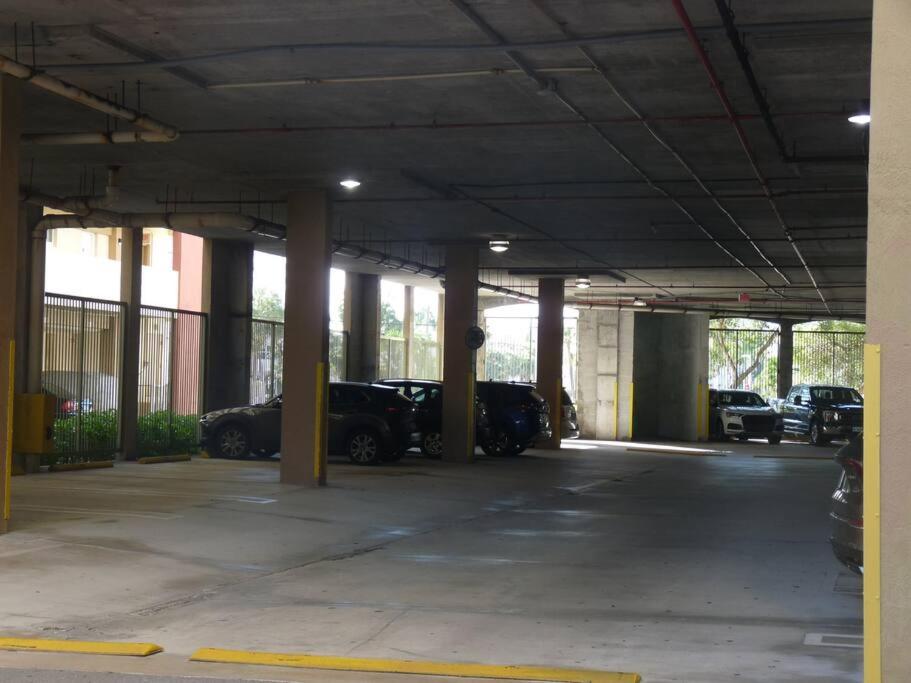 Beautiful apartment in Hallandale Beach, rent for 29 nights or more, not less!! view 4