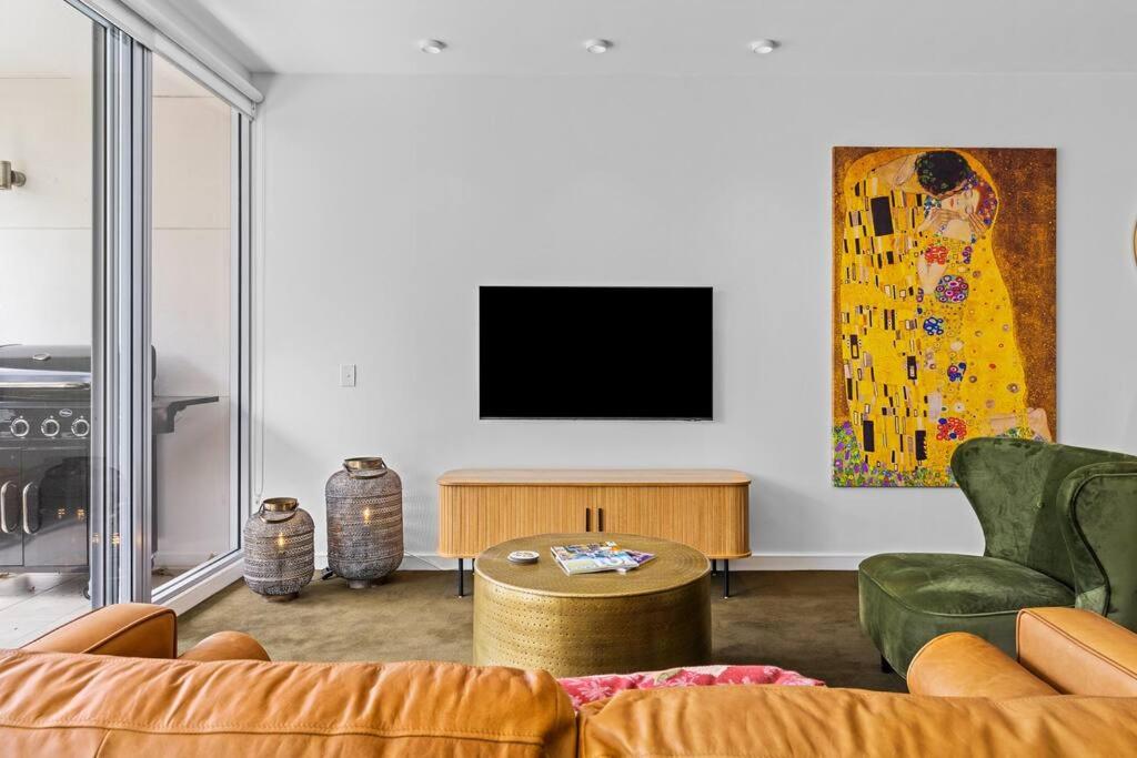 Apartment on Honeysuckle