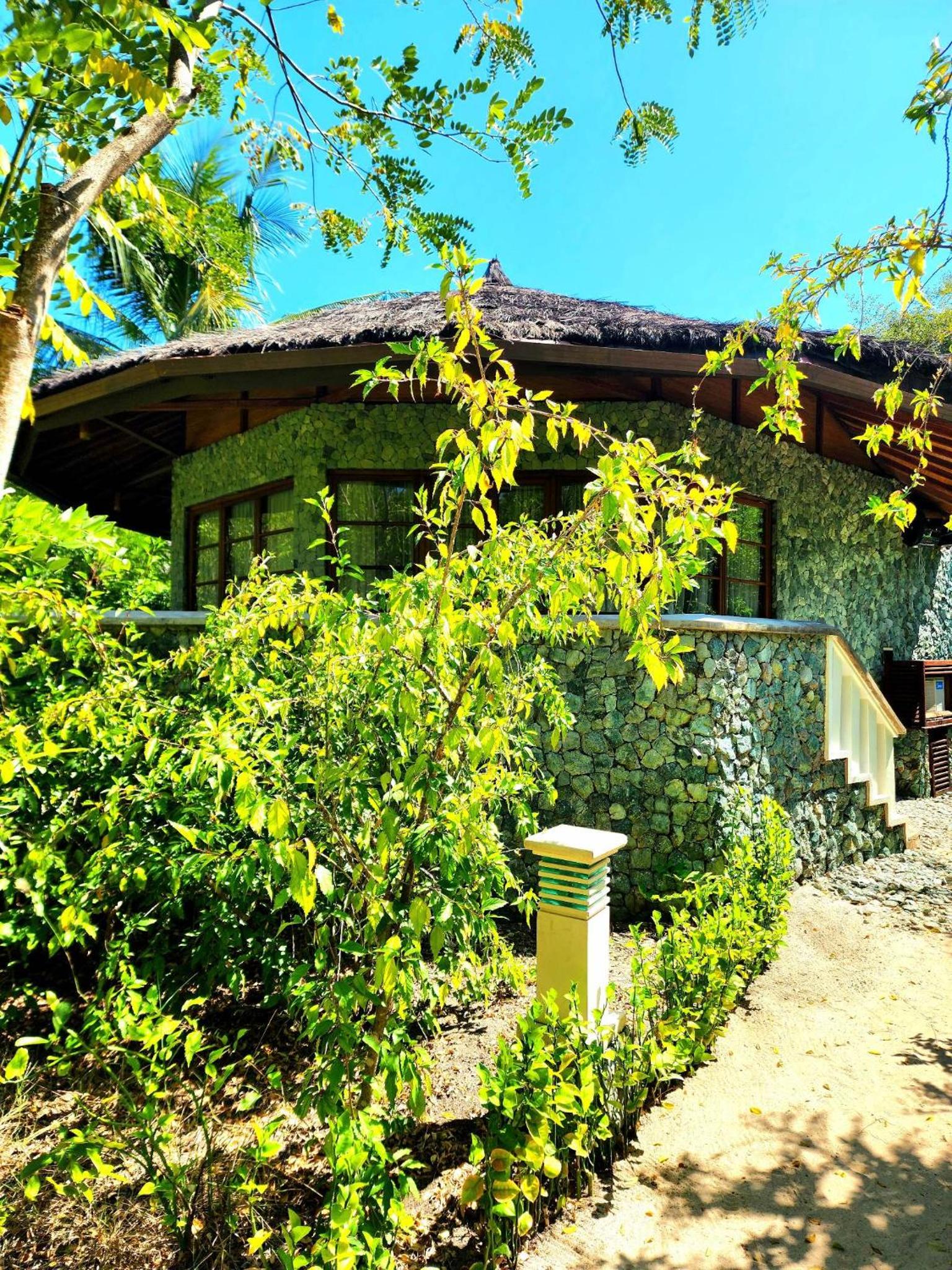 Hotel Angel Island Eco Resort - Image 1