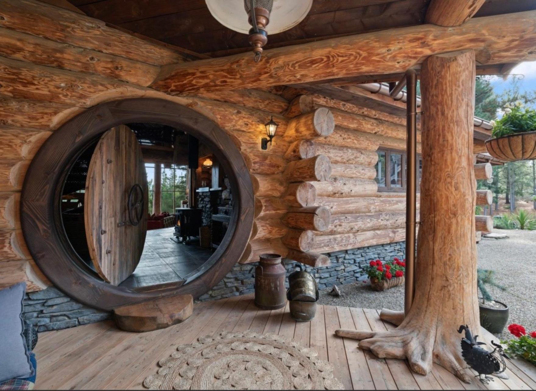 Fairytale Log Cabin - Homewood Forest Retreat